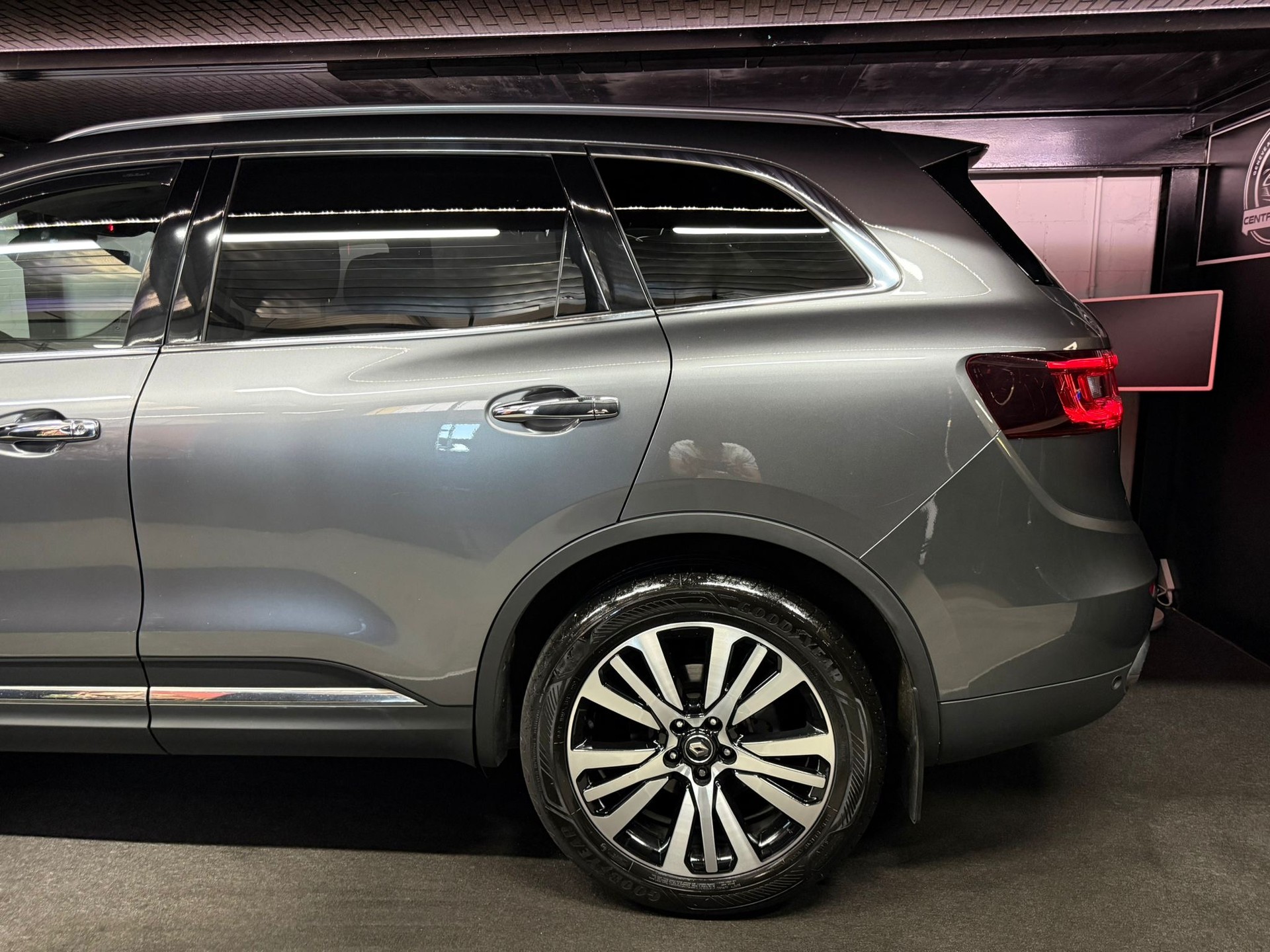 RENAULT Koleos 2.0 dCi Initiale 4WD Xtronic CVT-image-21
