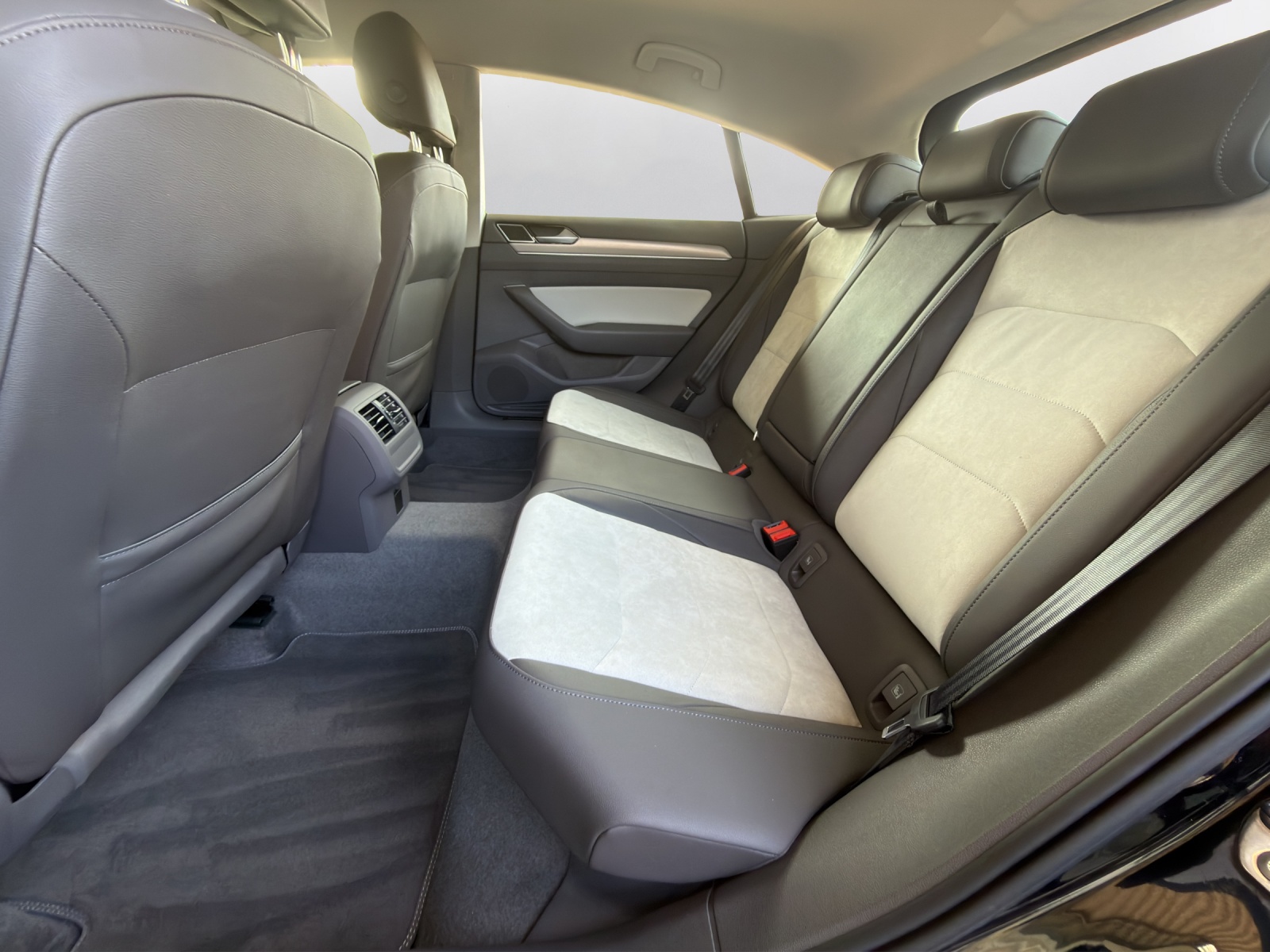 VW Arteon 2.0 TSI BMT Elegance DSG-image-10