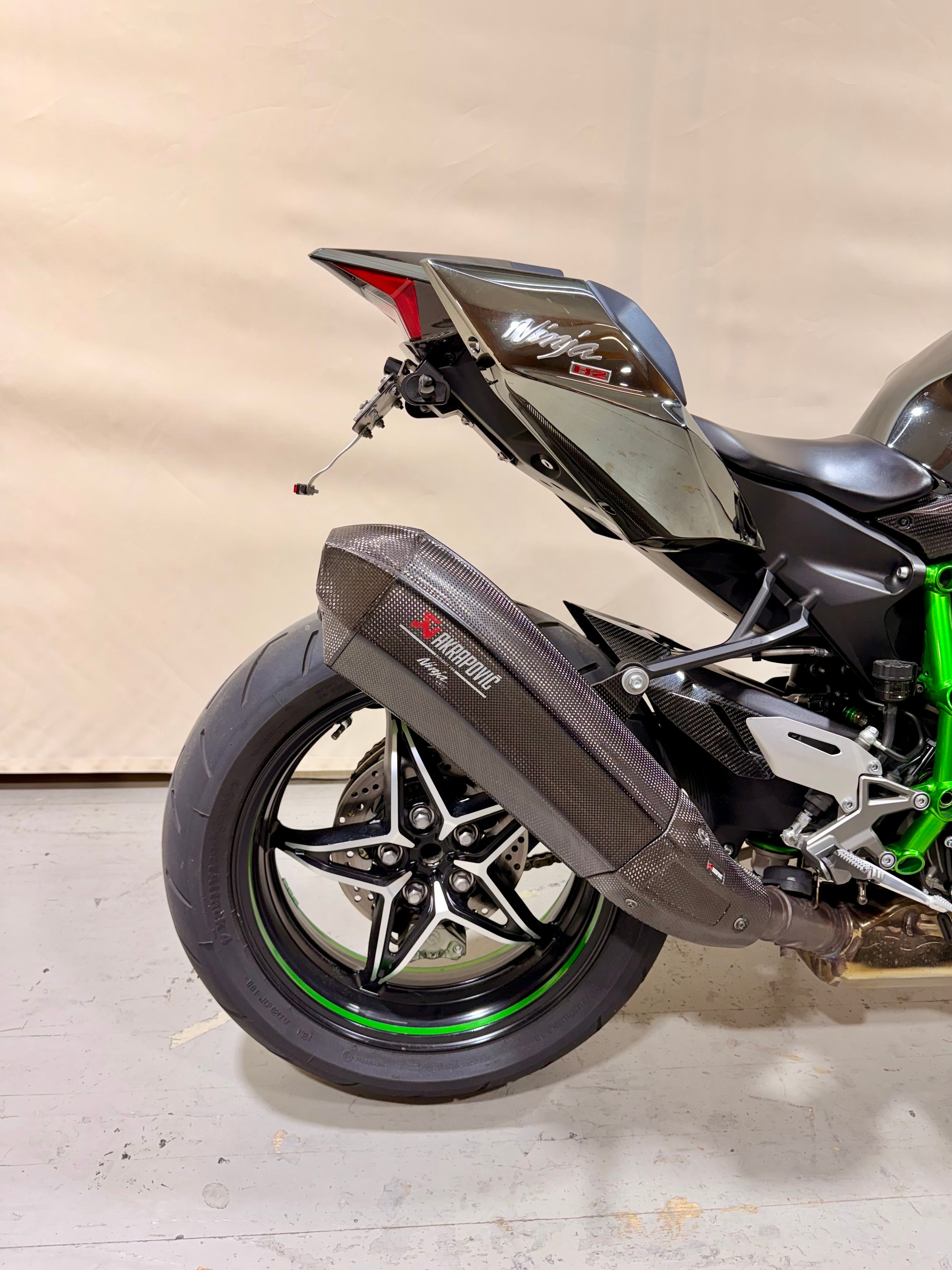 KAWASAKI Ninja H2 ABS-showroom-element-3