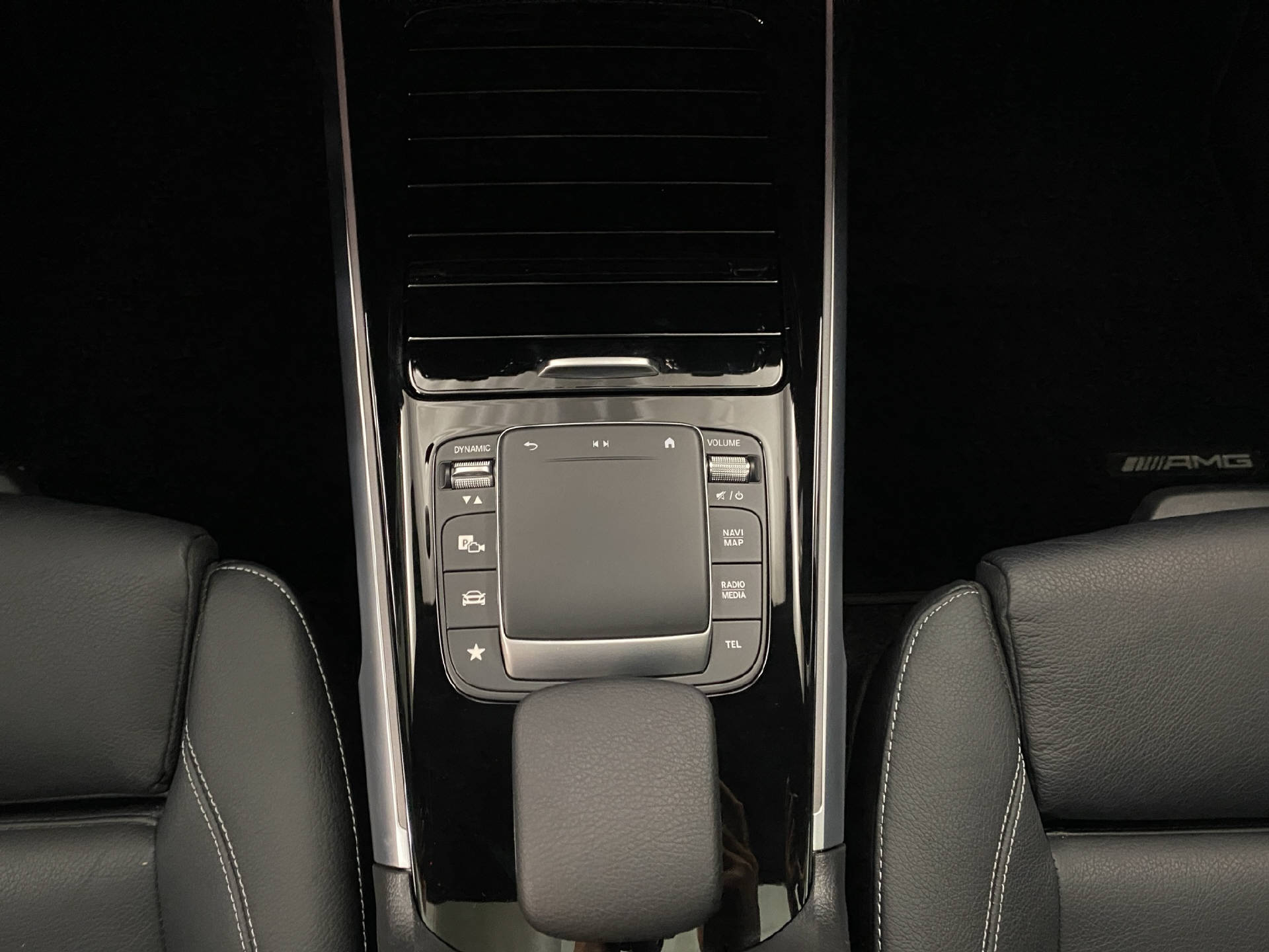 MERCEDES-BENZ GLB 220 d AMG Line 4MATIC-image-9