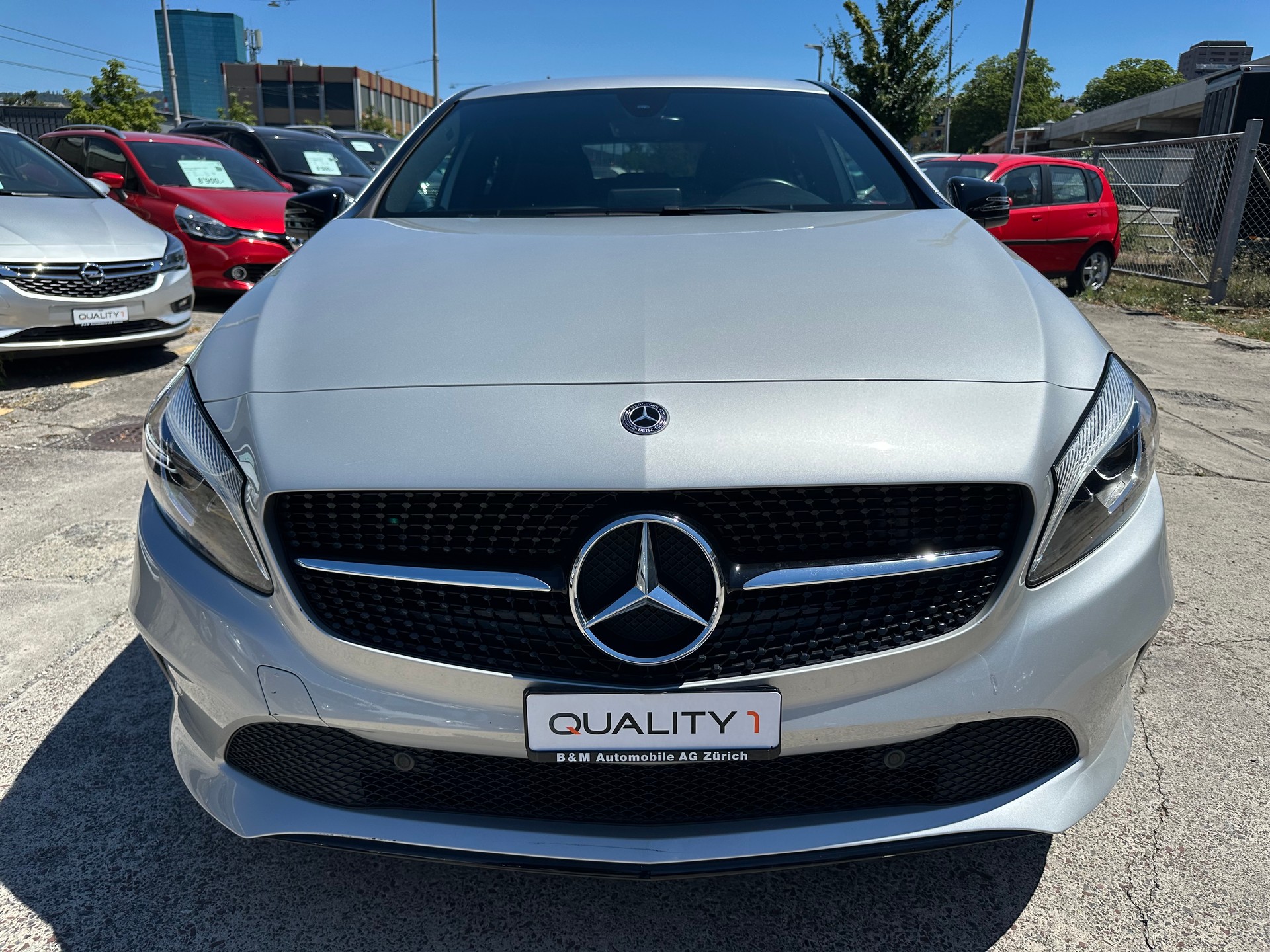 MERCEDES-BENZ A 200 Night Star 7G-DCT-image-1