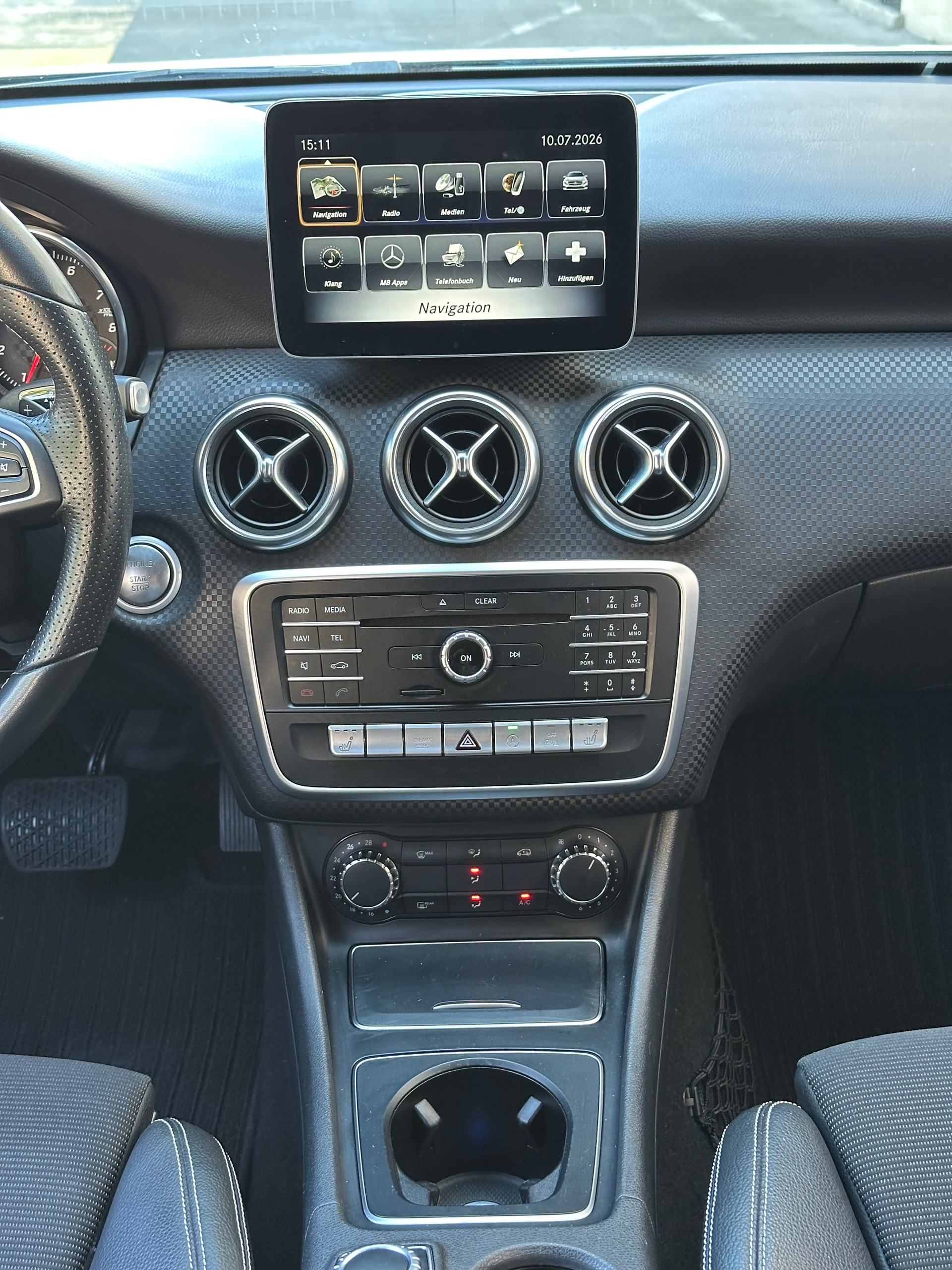 MERCEDES-BENZ A 200 Night Star 7G-DCT-image-17