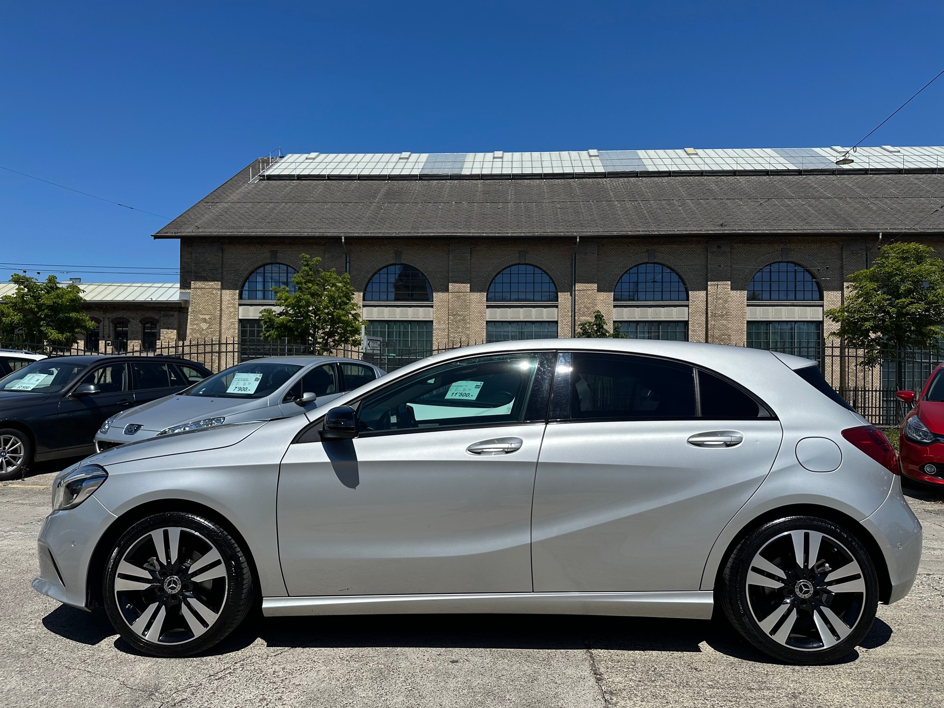 MERCEDES-BENZ A 200 Night Star 7G-DCT-image-3
