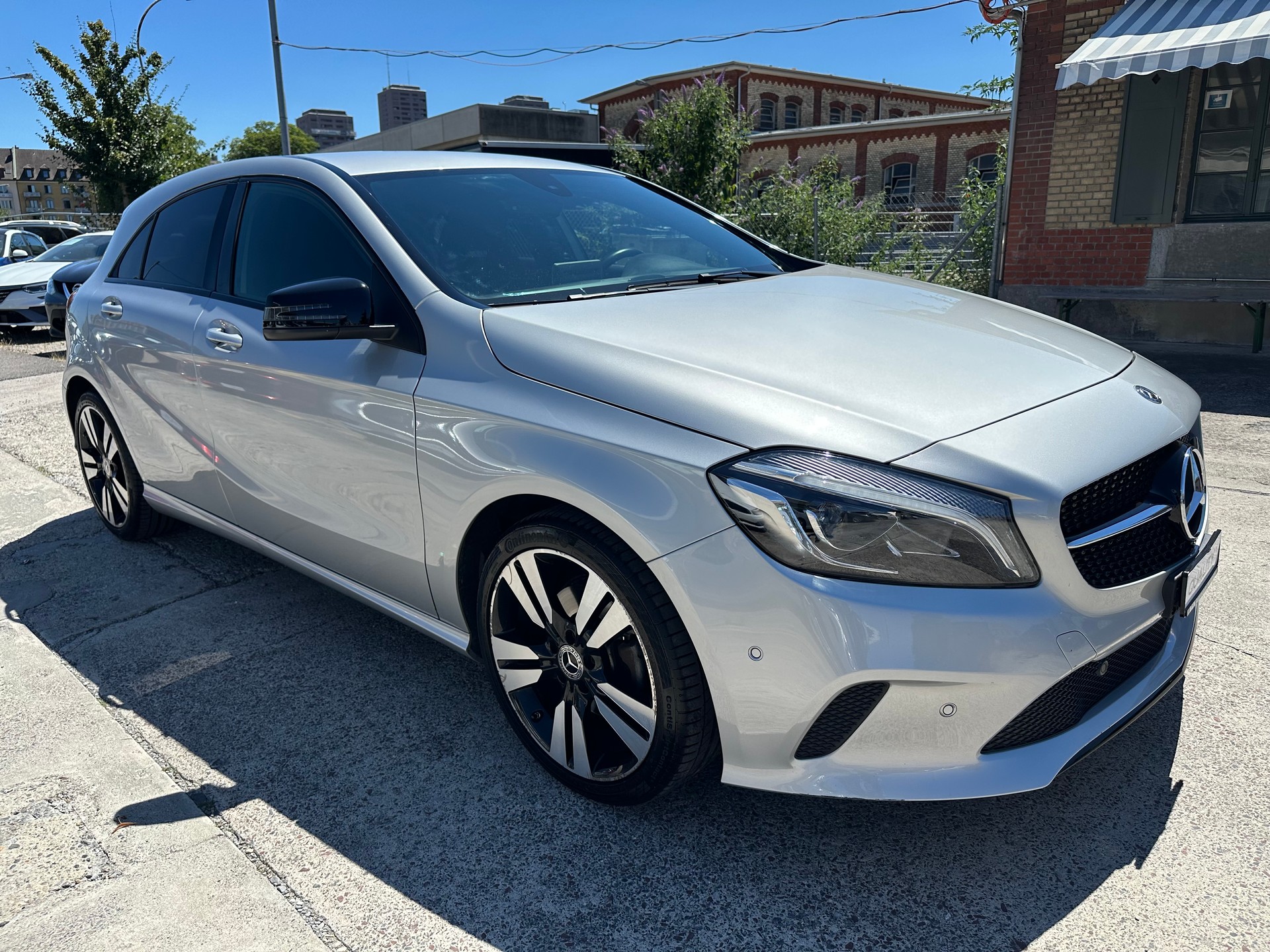 MERCEDES-BENZ A 200 Night Star 7G-DCT-image-2