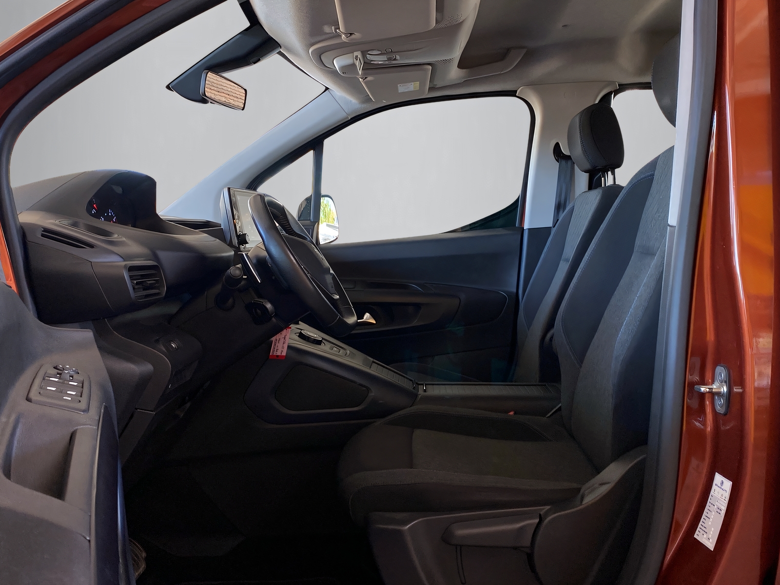 PEUGEOT Rifter 1.2 PureTech 130 Allure-showroom-element-2