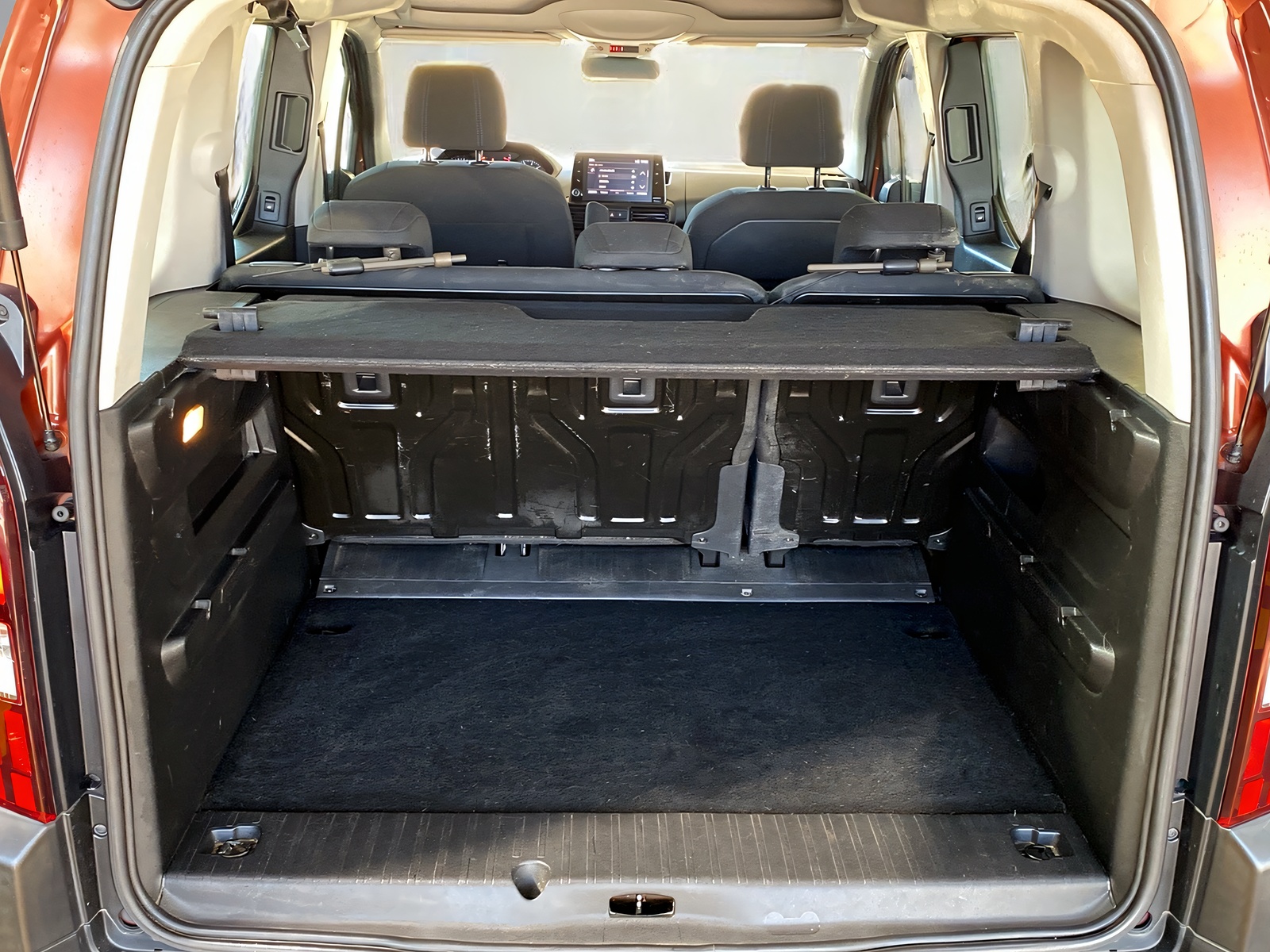 PEUGEOT Rifter 1.2 PureTech 130 Allure-image-10