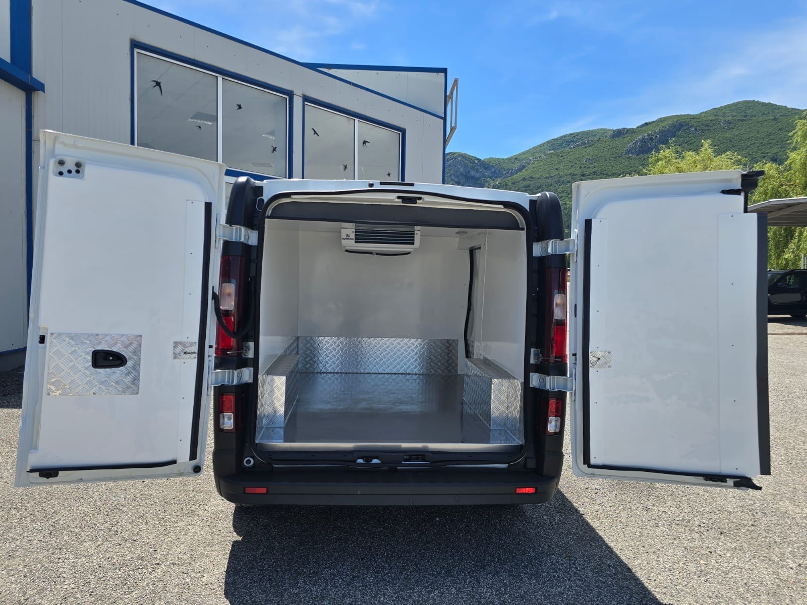 RENAULT Trafic 2.0 Blue dCi 130 Advance L2H1 EN-image-4