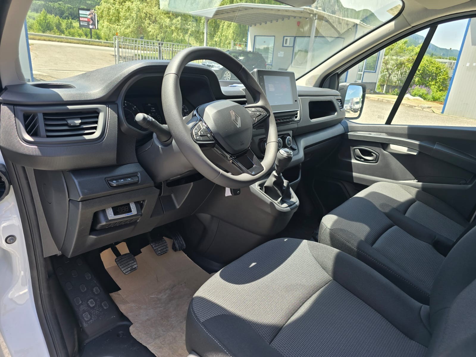RENAULT Trafic 2.0 Blue dCi 130 Advance L2H1 EN-image-10