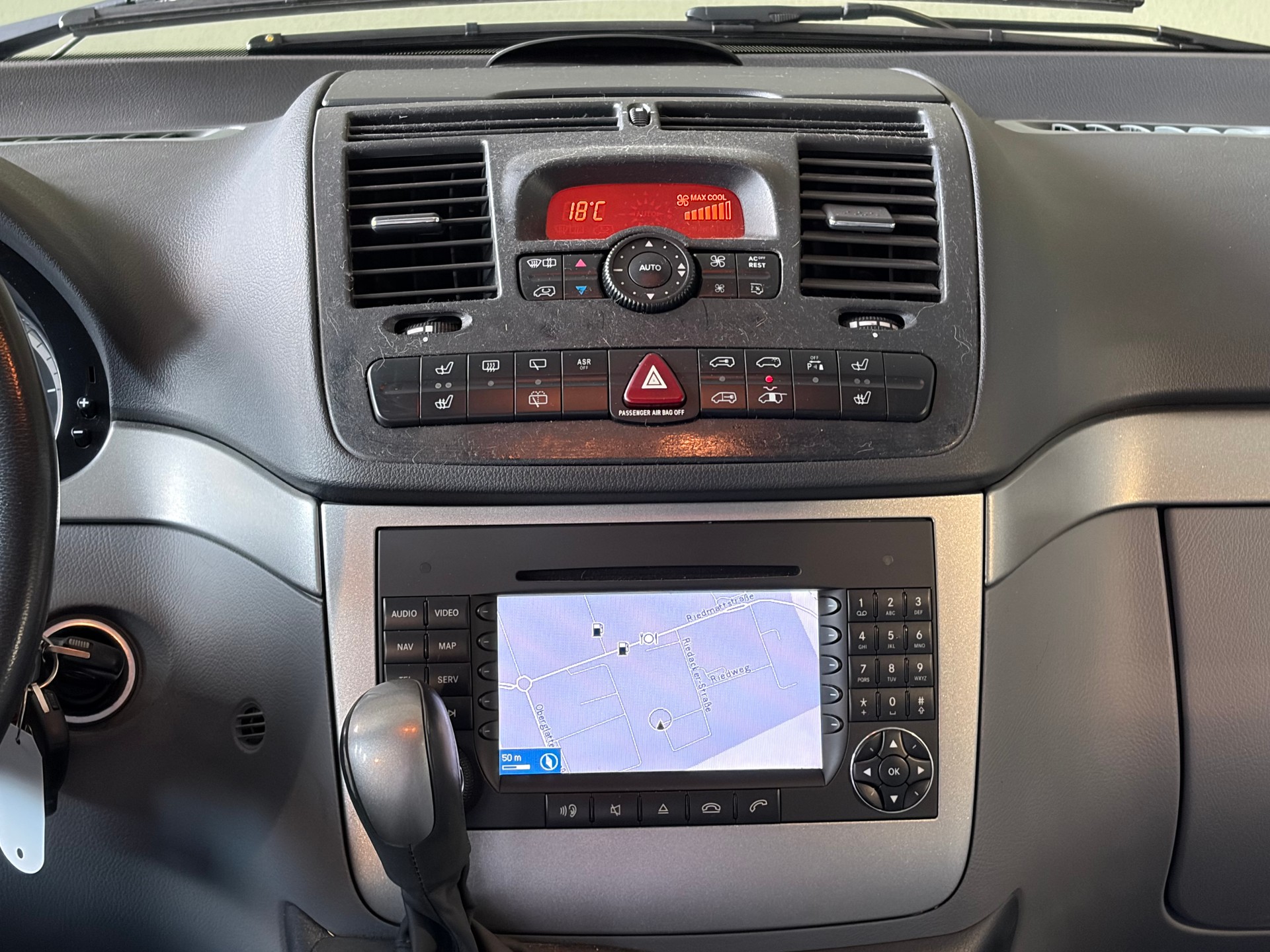MERCEDES-BENZ Viano 2.2CDI Trend Lang 4-Matic * CH-Fahrzeug * Standheizung * 8Plätzer * Anhängerkupplung* Ab MKF*-image-18
