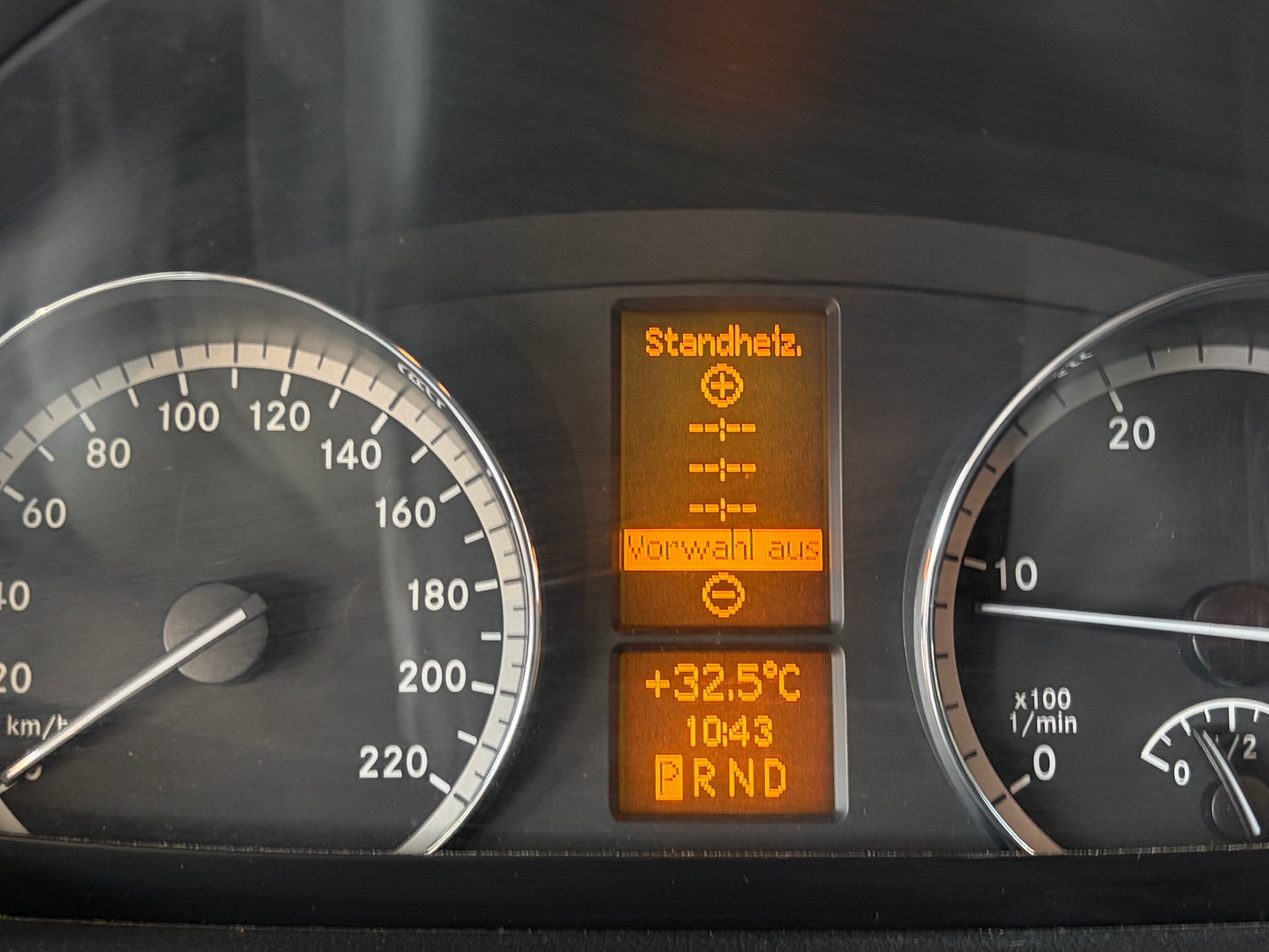 MERCEDES-BENZ Viano 2.2CDI Trend Lang 4-Matic * CH-Fahrzeug * Standheizung * 8Plätzer * Anhängerkupplung* Ab MKF*-image-20