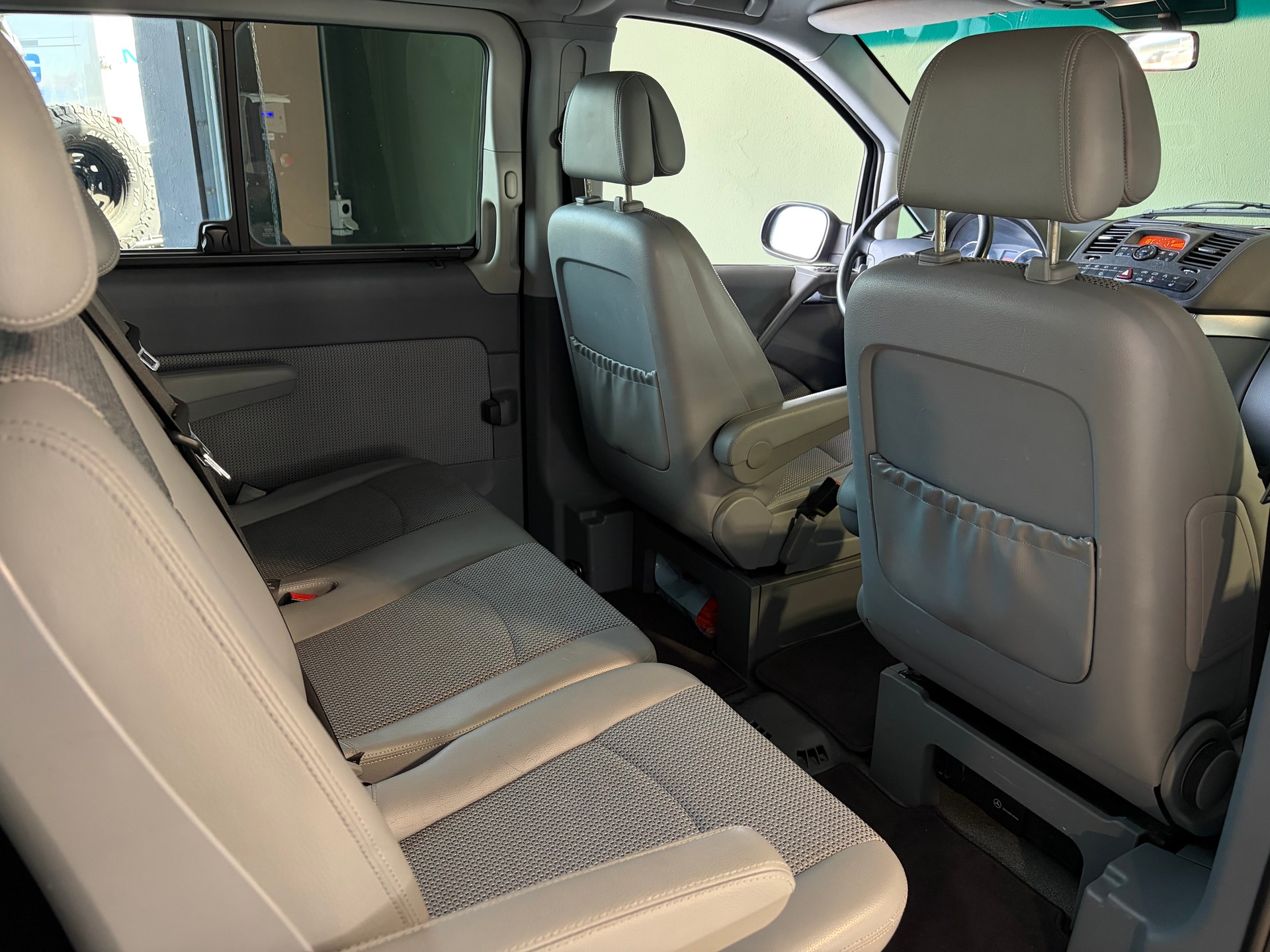 MERCEDES-BENZ Viano 2.2CDI Trend Lang 4-Matic * CH-Fahrzeug * Standheizung * 8Plätzer * Anhängerkupplung* Ab MKF*-image-8