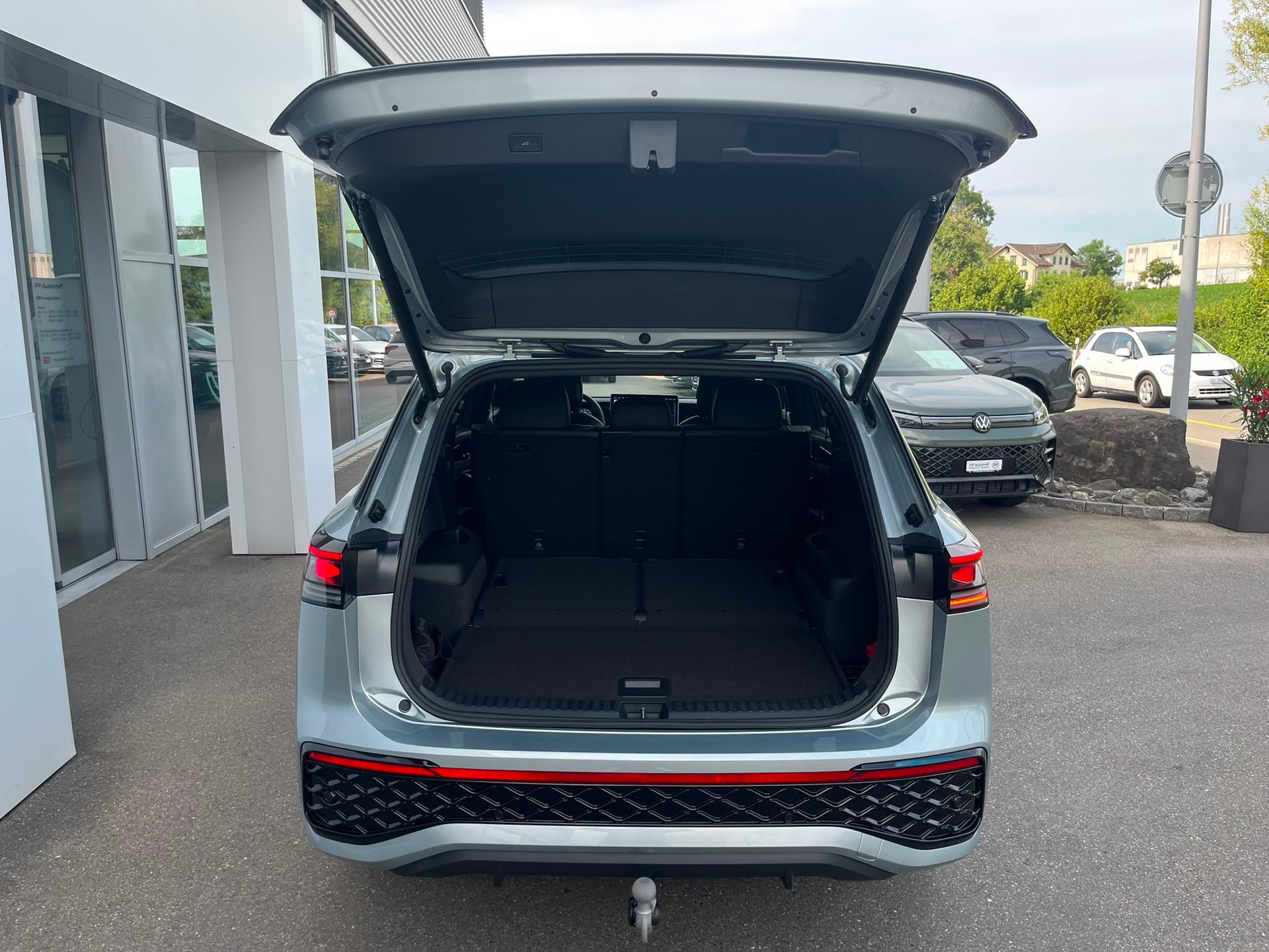 VW Tayron 2.0 TSI R-Line Plus DSG 4Motion-image-4