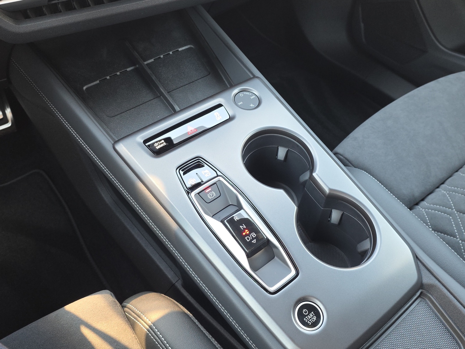 AUDI Q4 e-tron SUV quattro performance-image-11