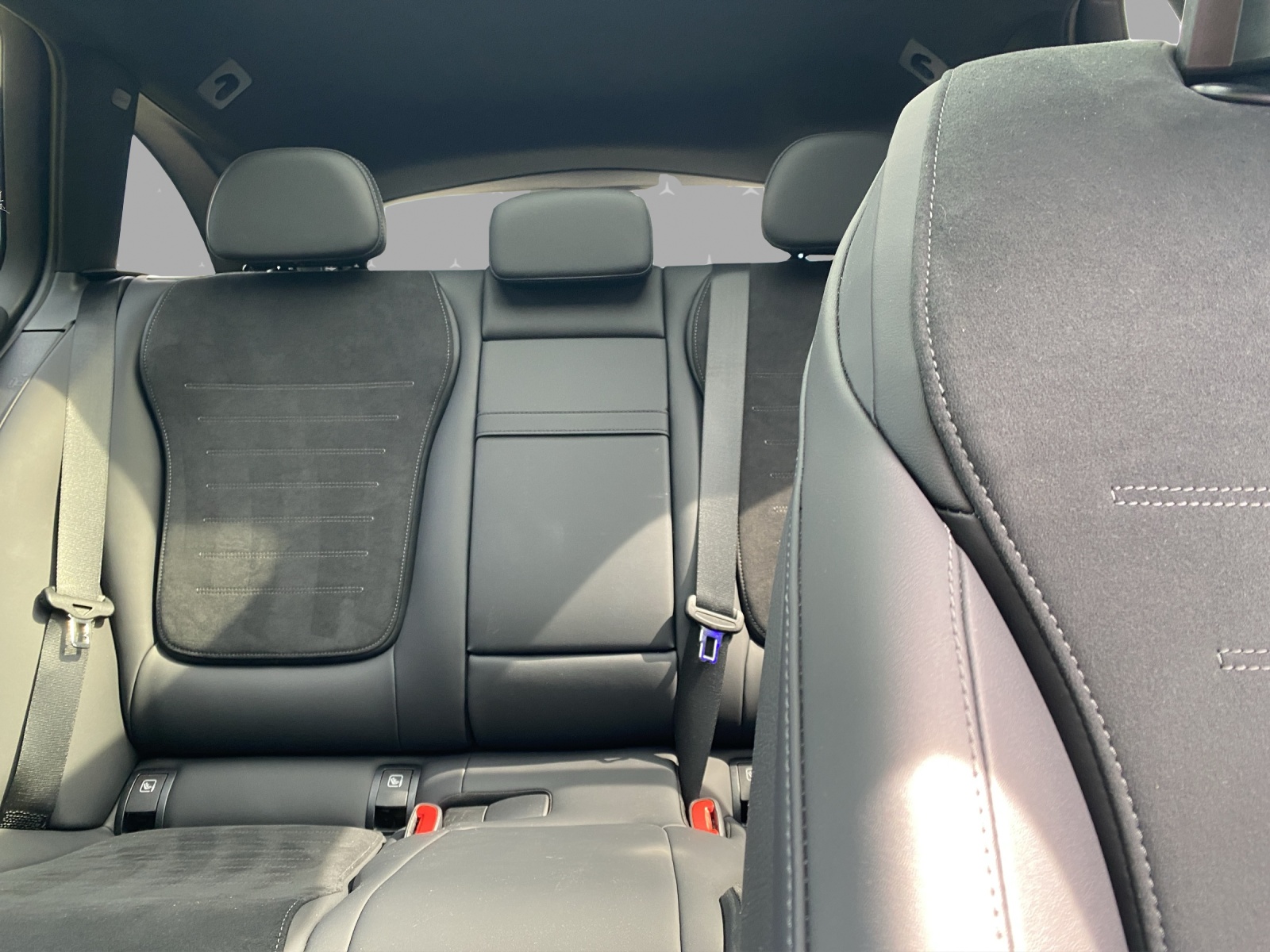 MERCEDES-BENZ C 220 d T 4 Matic-image-13