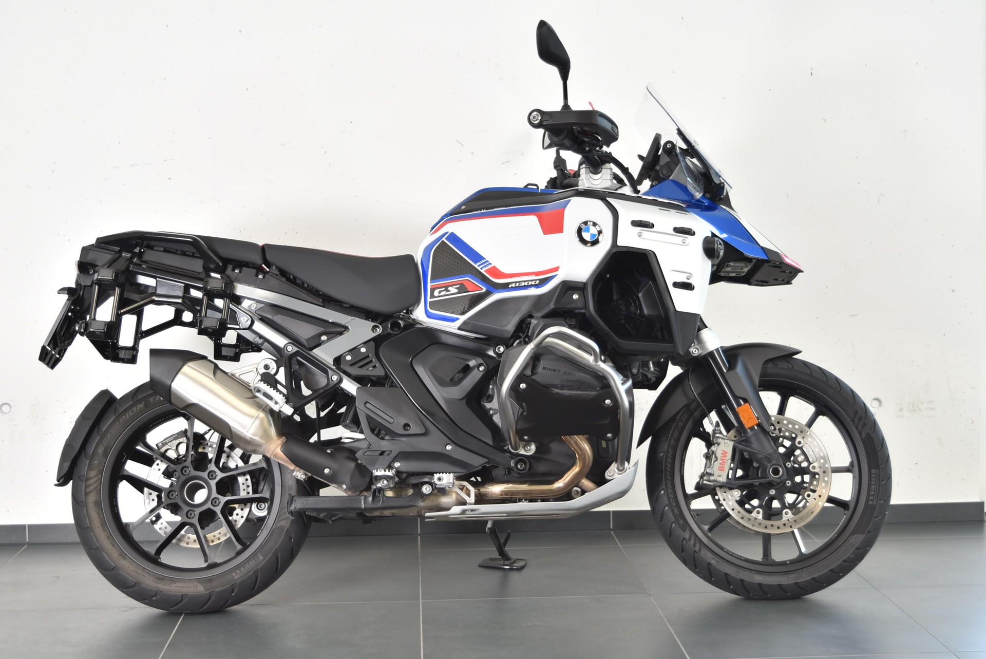 BMW R 1300 GS ADVENTURE-showroom-element-3