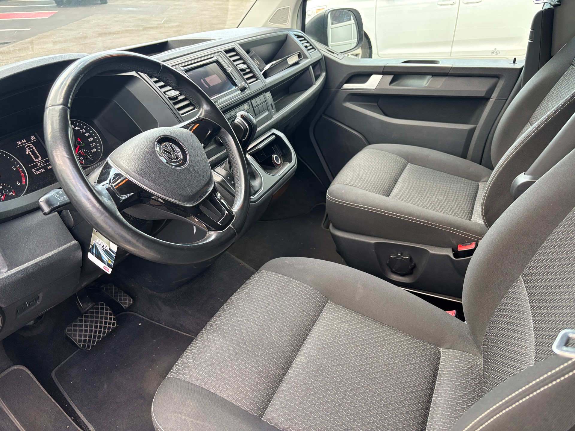 VW T6 Multivan 2.0 TDI Trendline 4Motion DSG-image-4