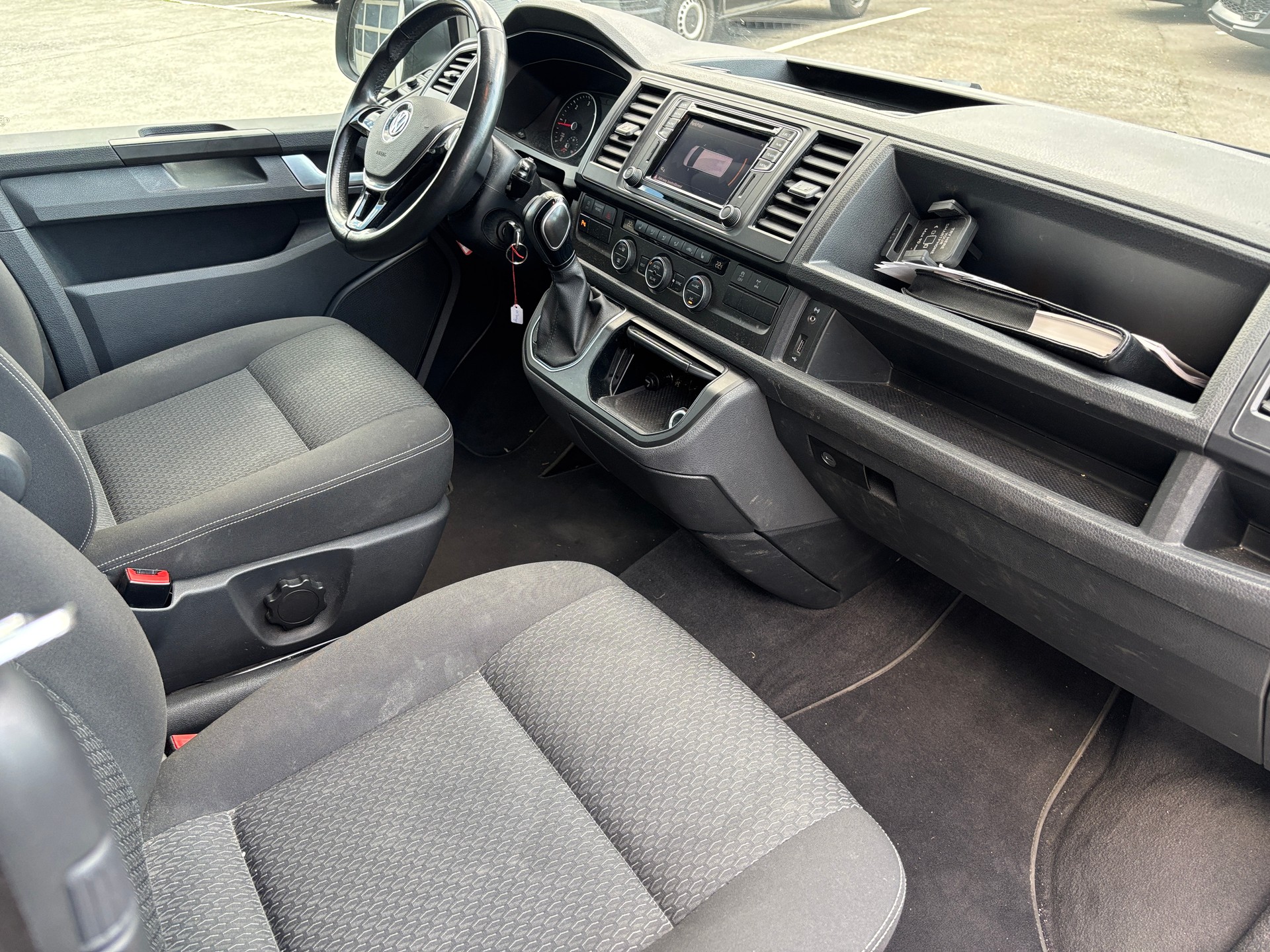 VW T6 Multivan 2.0 TDI Trendline 4Motion DSG-image-5