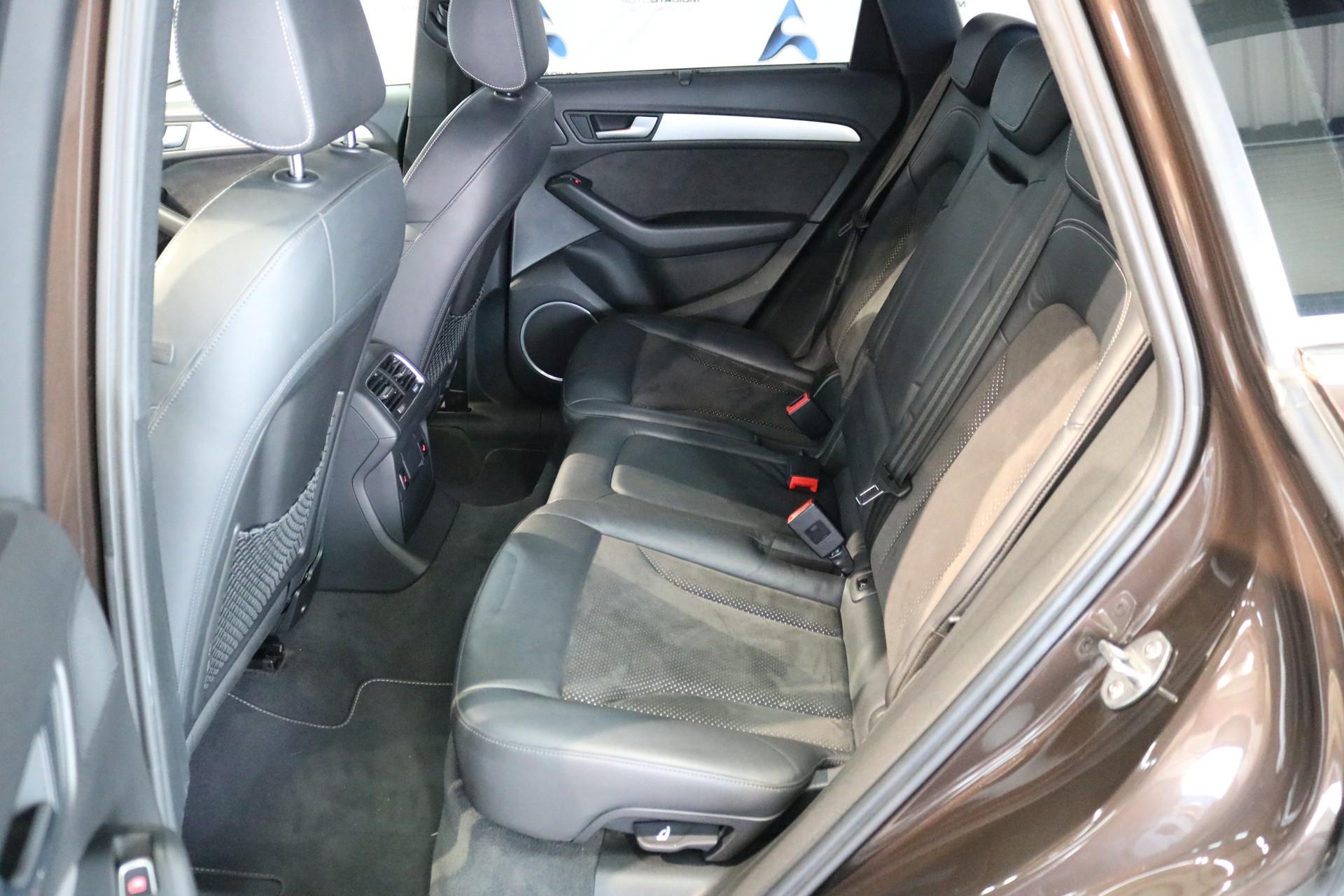 AUDI Q5 2.0 TDI quattro S-tronic-image-32