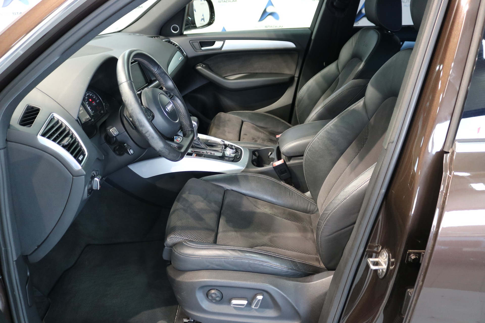 AUDI Q5 2.0 TDI quattro S-tronic-image-2