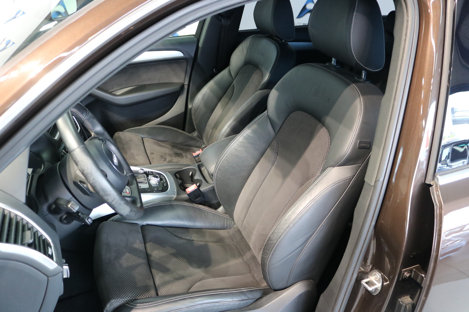 AUDI Q5 2.0 TDI quattro S-tronic-image-1