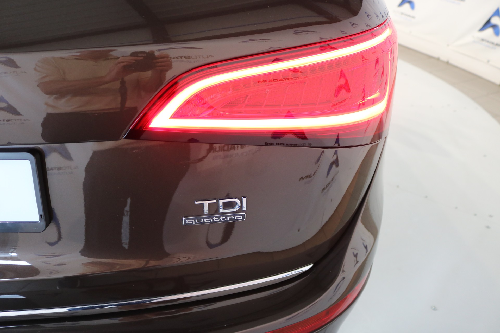 AUDI Q5 2.0 TDI quattro S-tronic-image-35