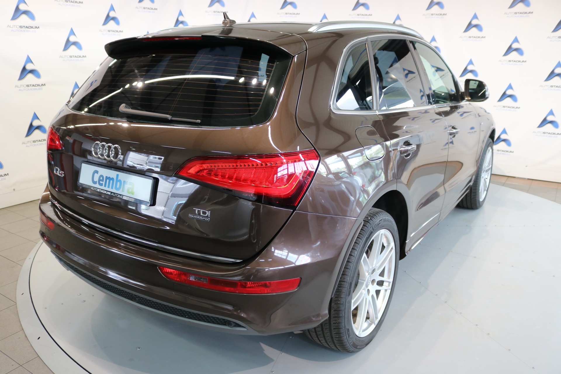 AUDI Q5 2.0 TDI quattro S-tronic-image-12