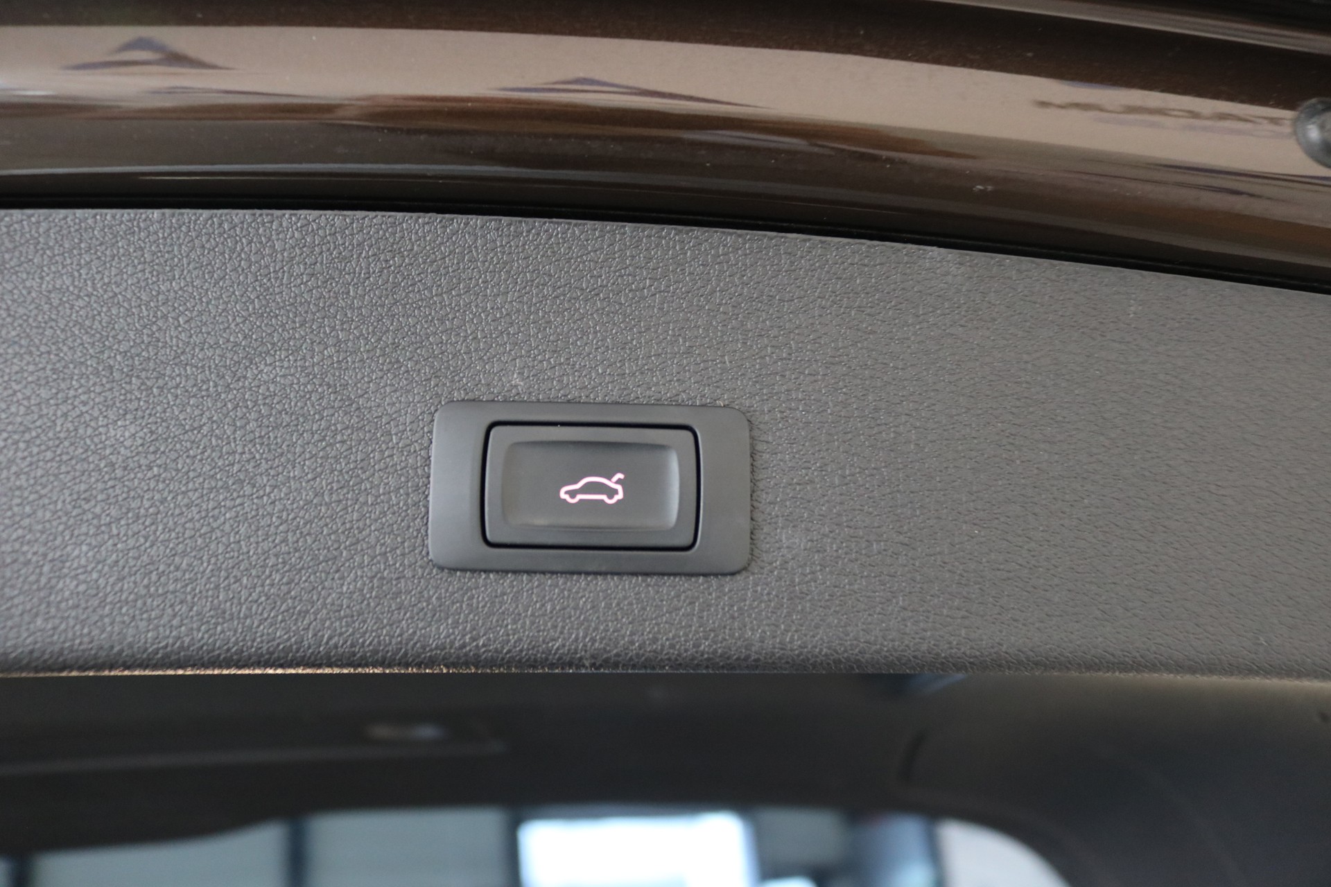 AUDI Q5 2.0 TDI quattro S-tronic-image-40