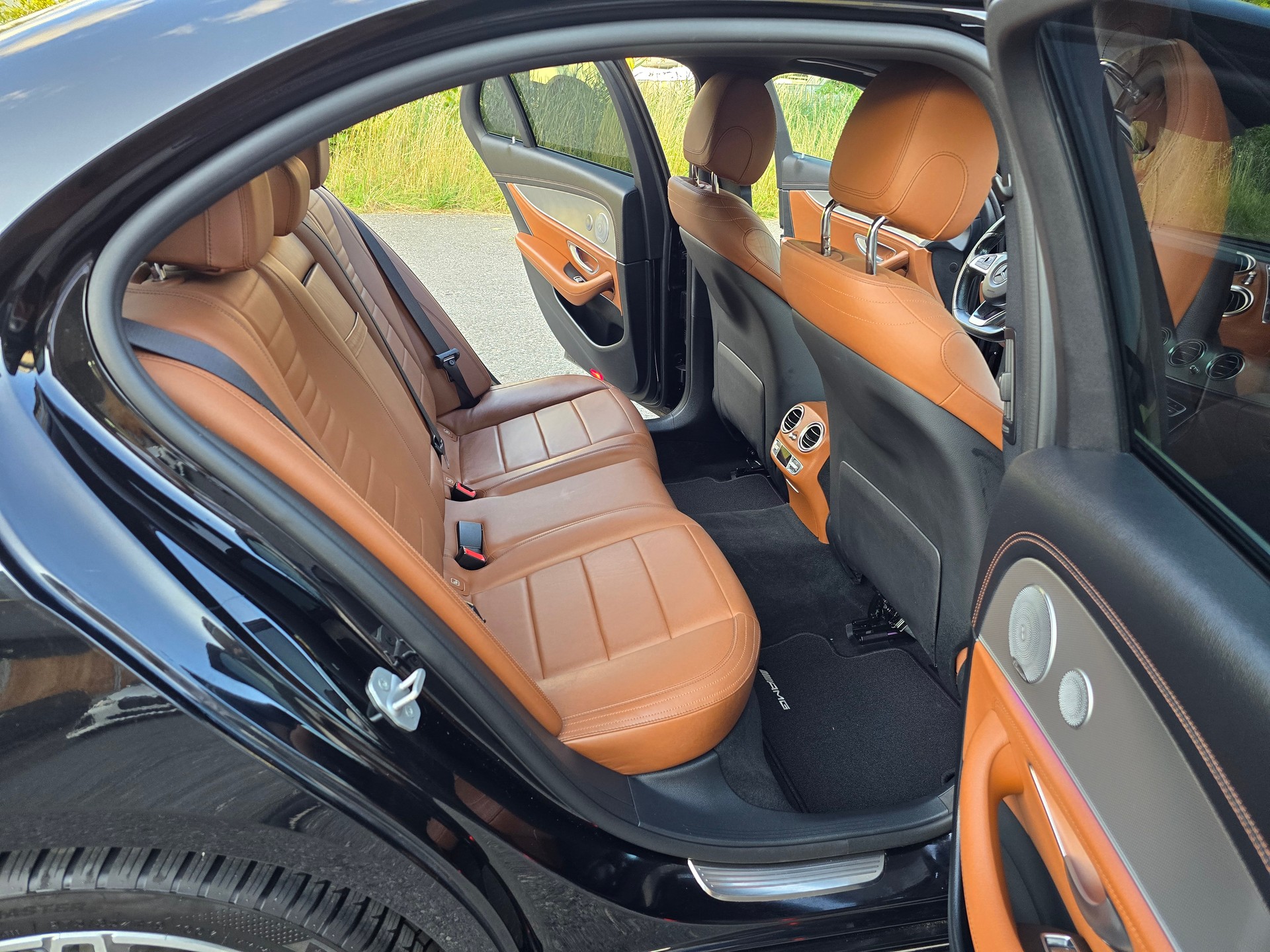 MERCEDES-BENZ E 200 AMG Line 9G-Tronic-image-15