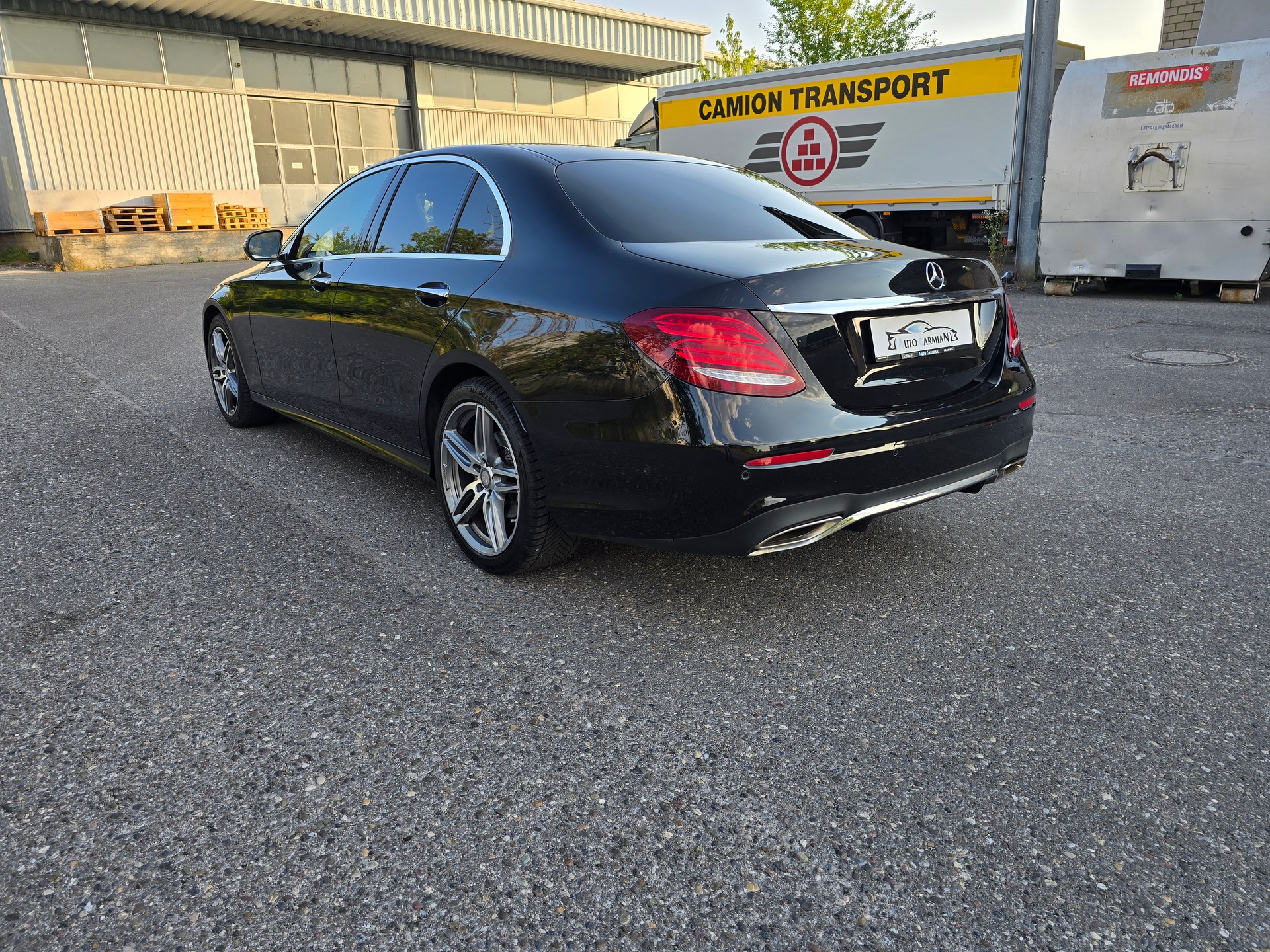 MERCEDES-BENZ E 200 AMG Line 9G-Tronic-image-4