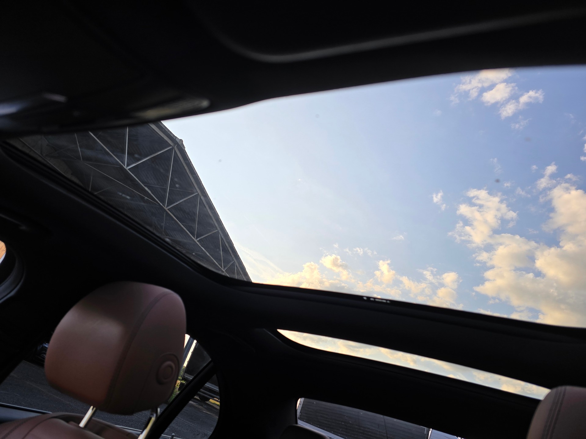 MERCEDES-BENZ E 200 AMG Line 9G-Tronic-image-23