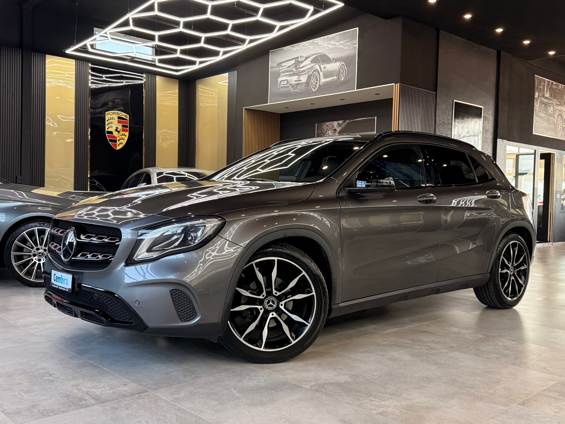 MERCEDES-BENZ GLA 200 Night Star 7G-DCT-image-0