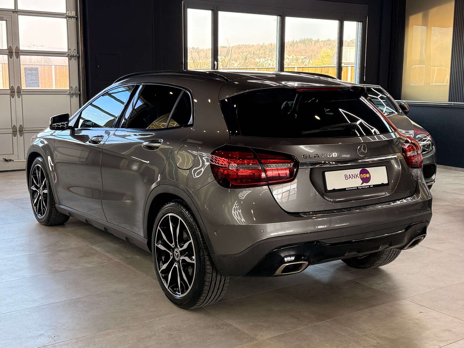 MERCEDES-BENZ GLA 200 Night Star 7G-DCT-image-6