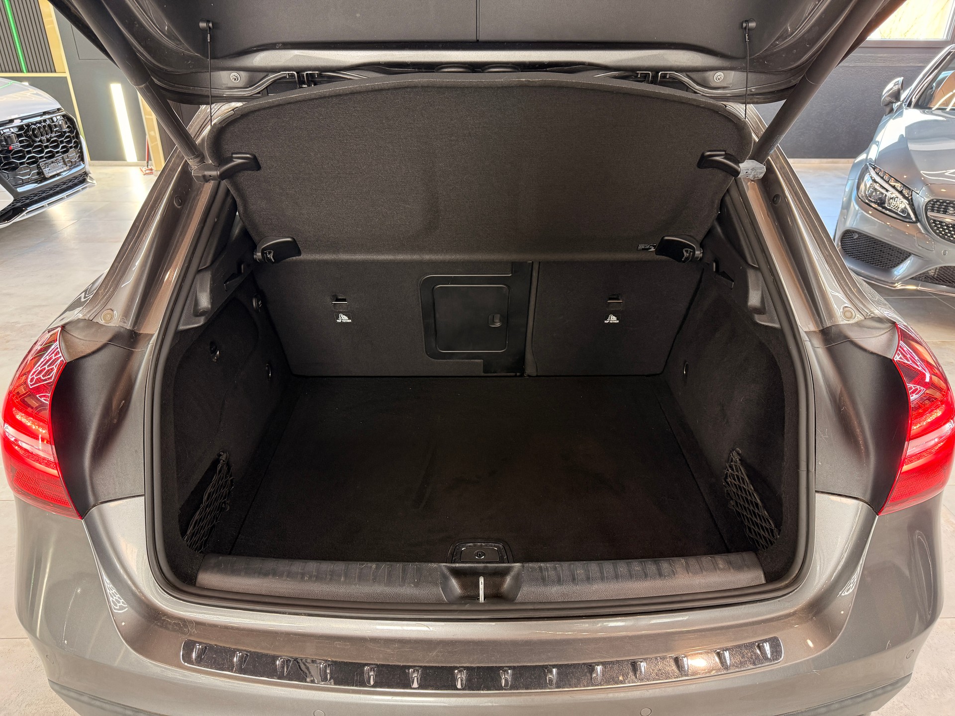 MERCEDES-BENZ GLA 200 Night Star 7G-DCT-image-15