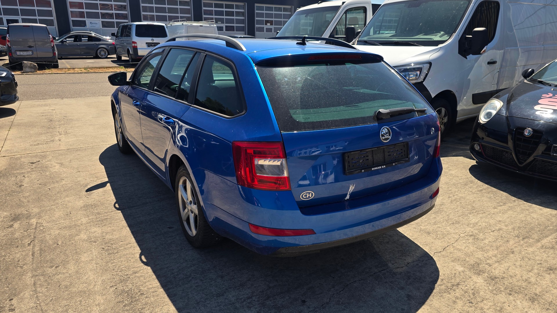 SKODA Octavia Combi 2.0 TDI Elegance 4x4-image-2