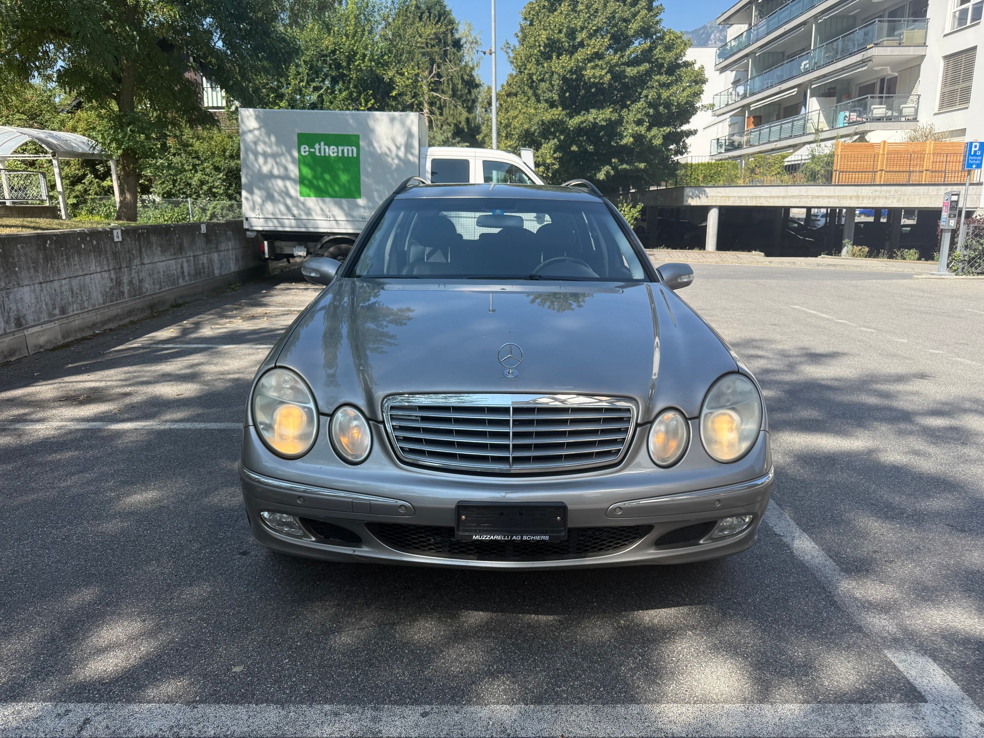 MERCEDES-BENZ E 240 Avantgarde-image-0