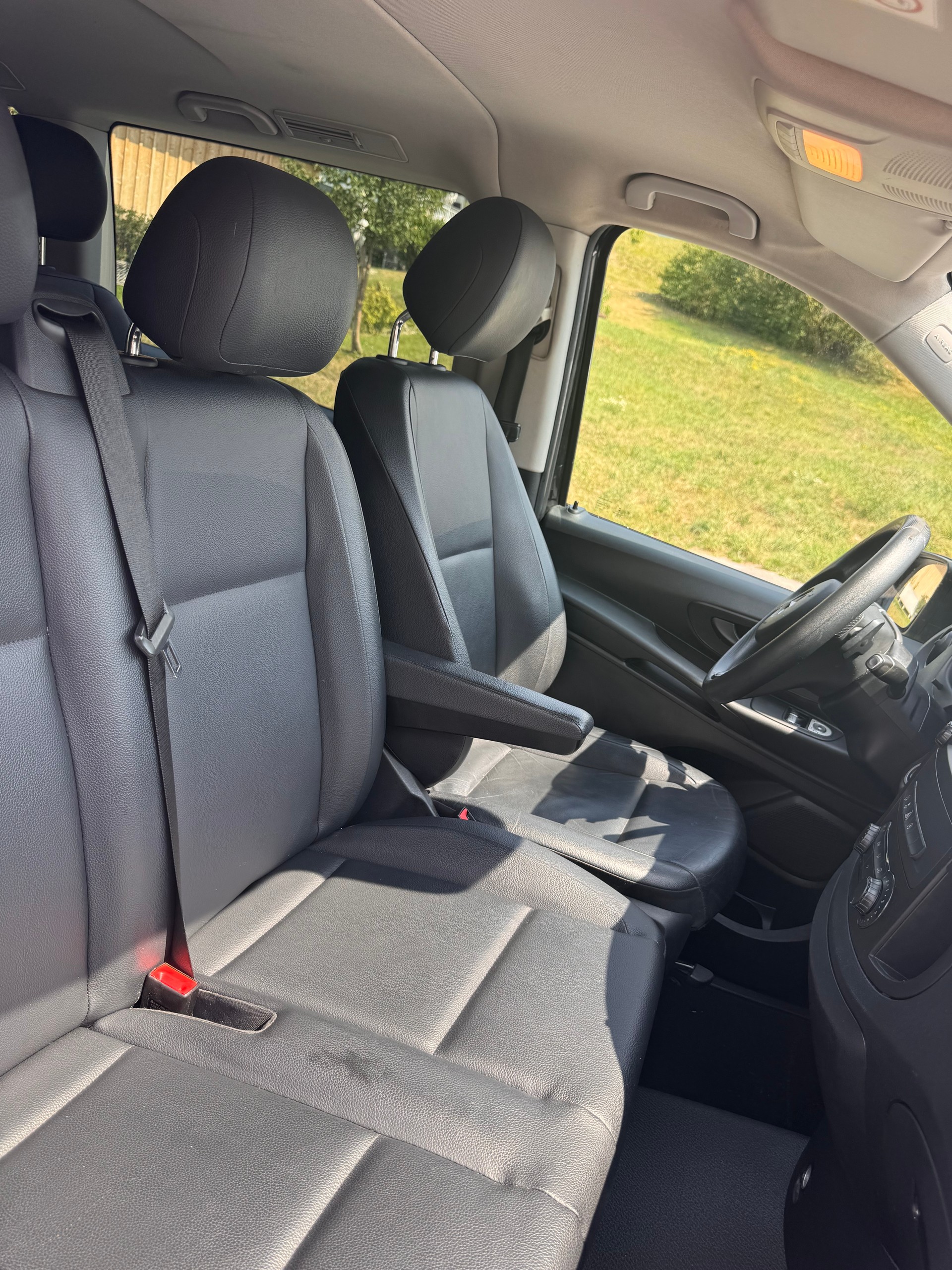MERCEDES-BENZ Vito 116 BlueTec Tourer Pro 4Matic 7G-Tronic-image-8