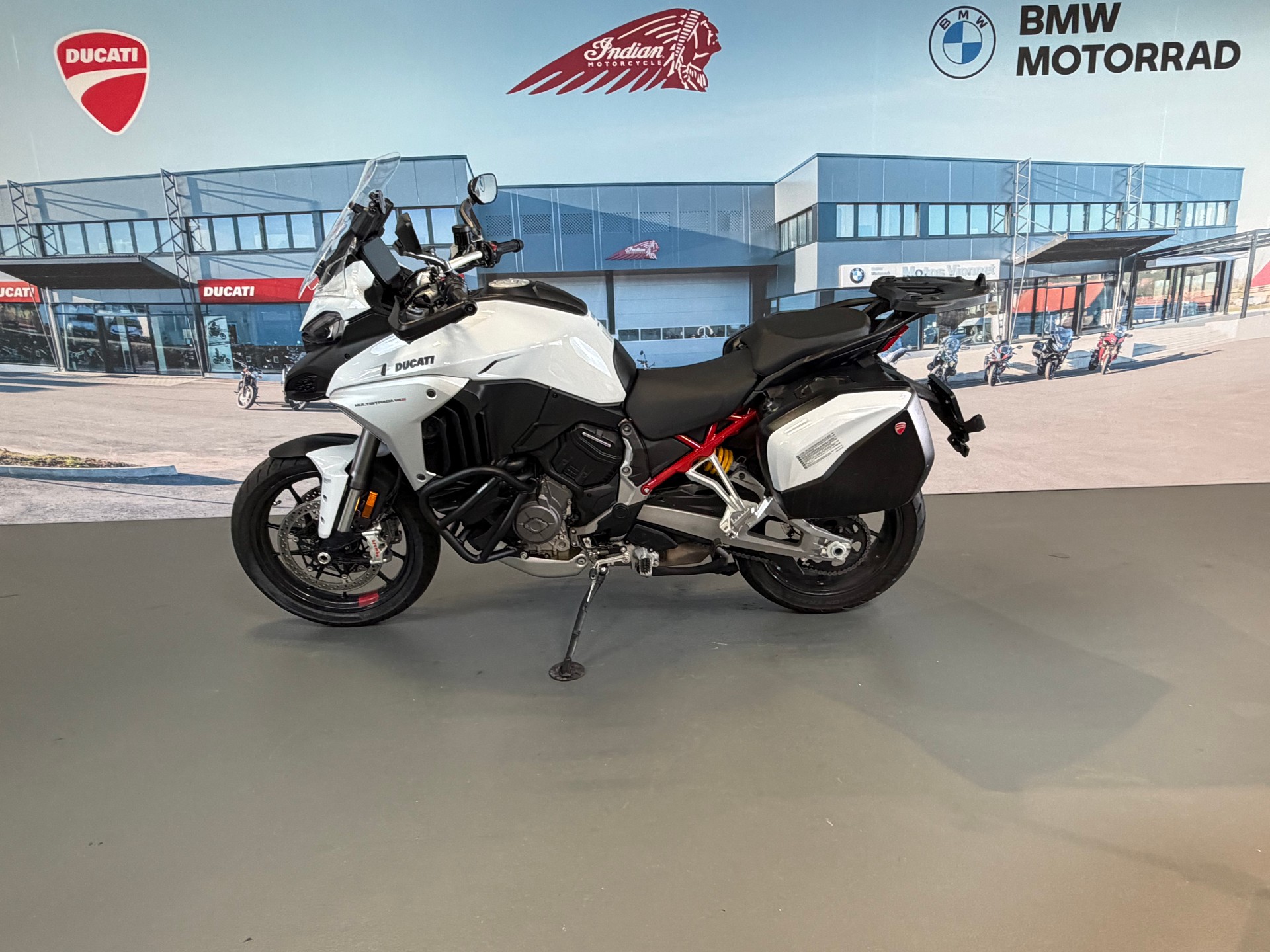 DUCATI Multistrada V4 S Radar-showroom-element-3