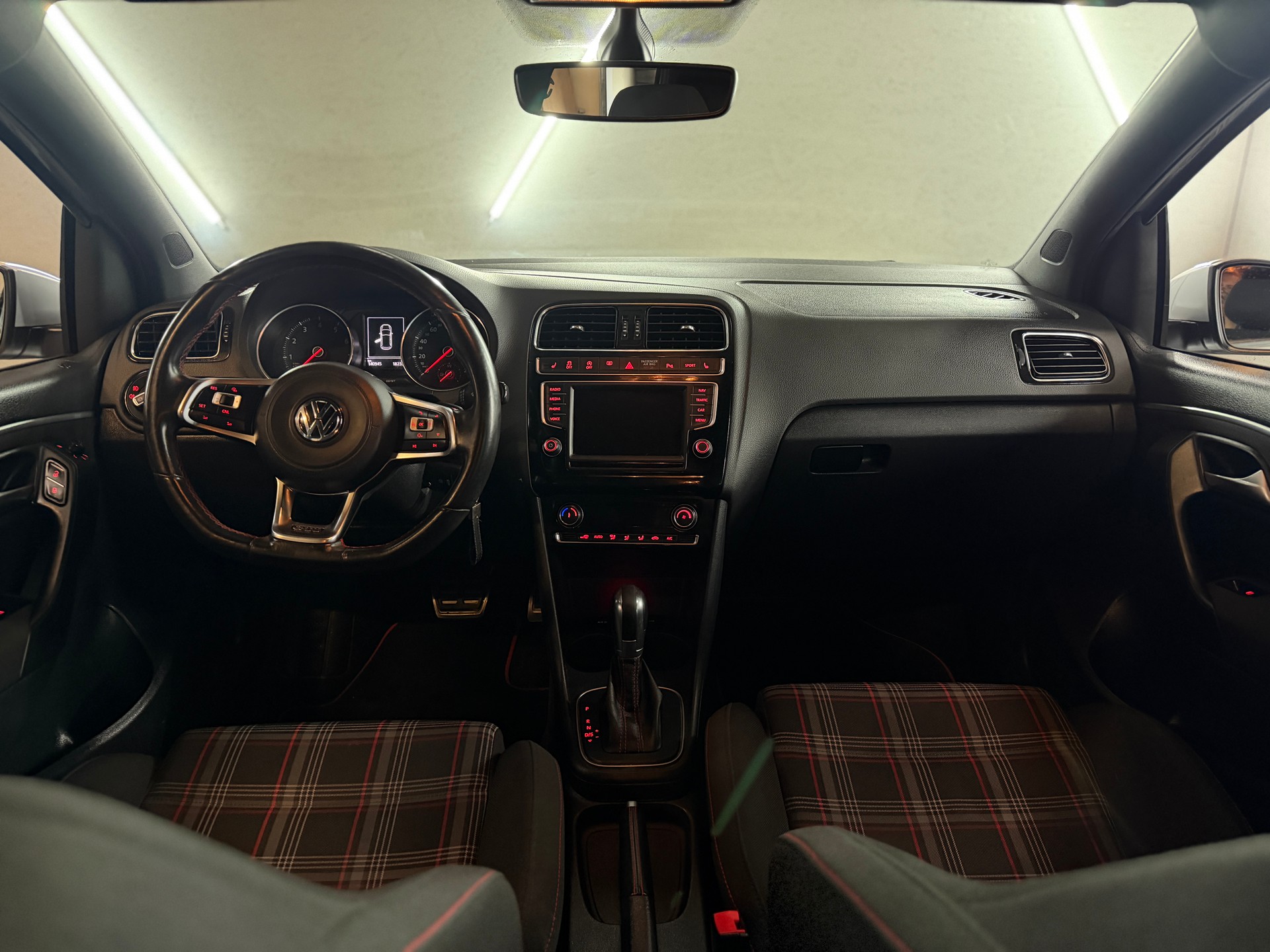 VW Polo 1.8 TSI GTI DSG-image-15