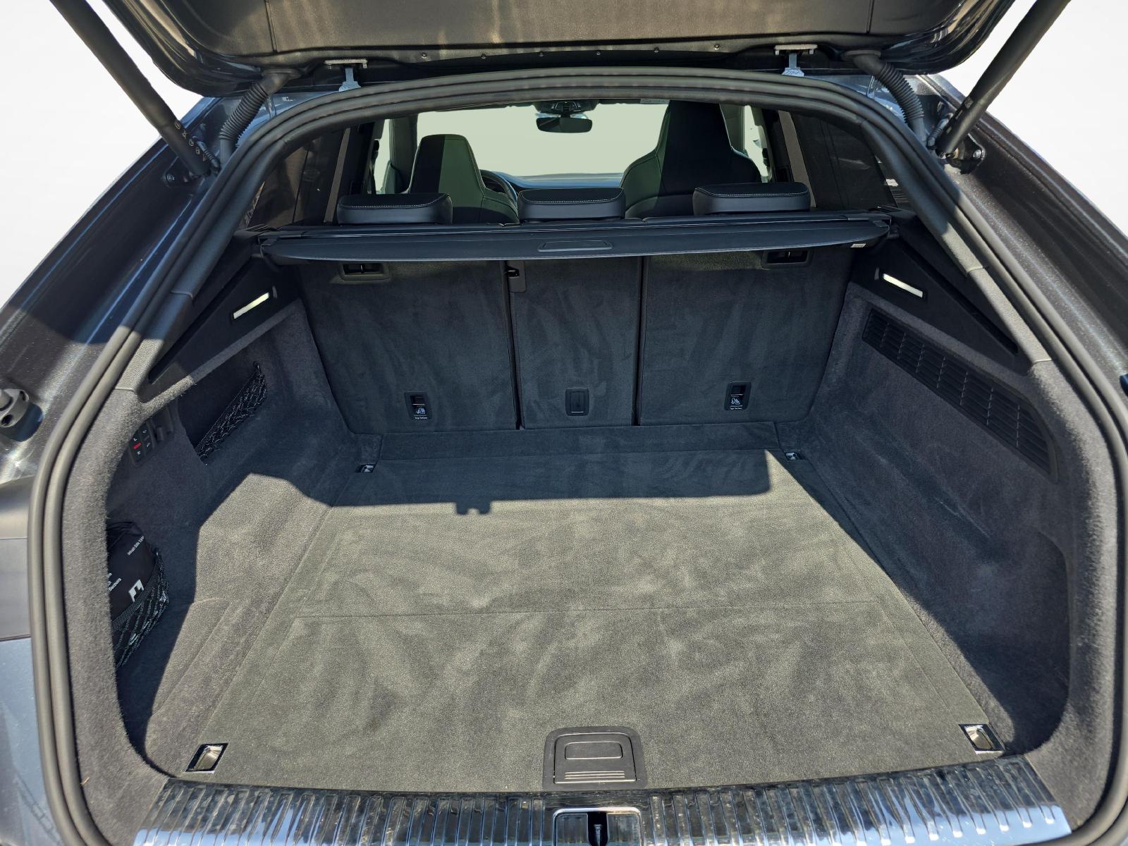 AUDI Q8 3.0 50 TDI Black Edition quattro T-Tronic-image-11