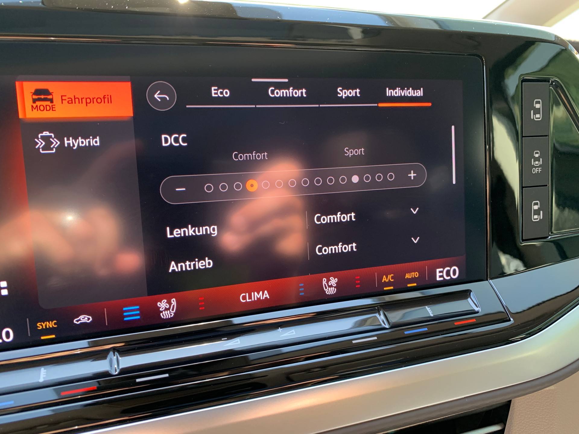 VW Multivan 1.5 eHybrid Style Liberty 4Motion DSG-image-14