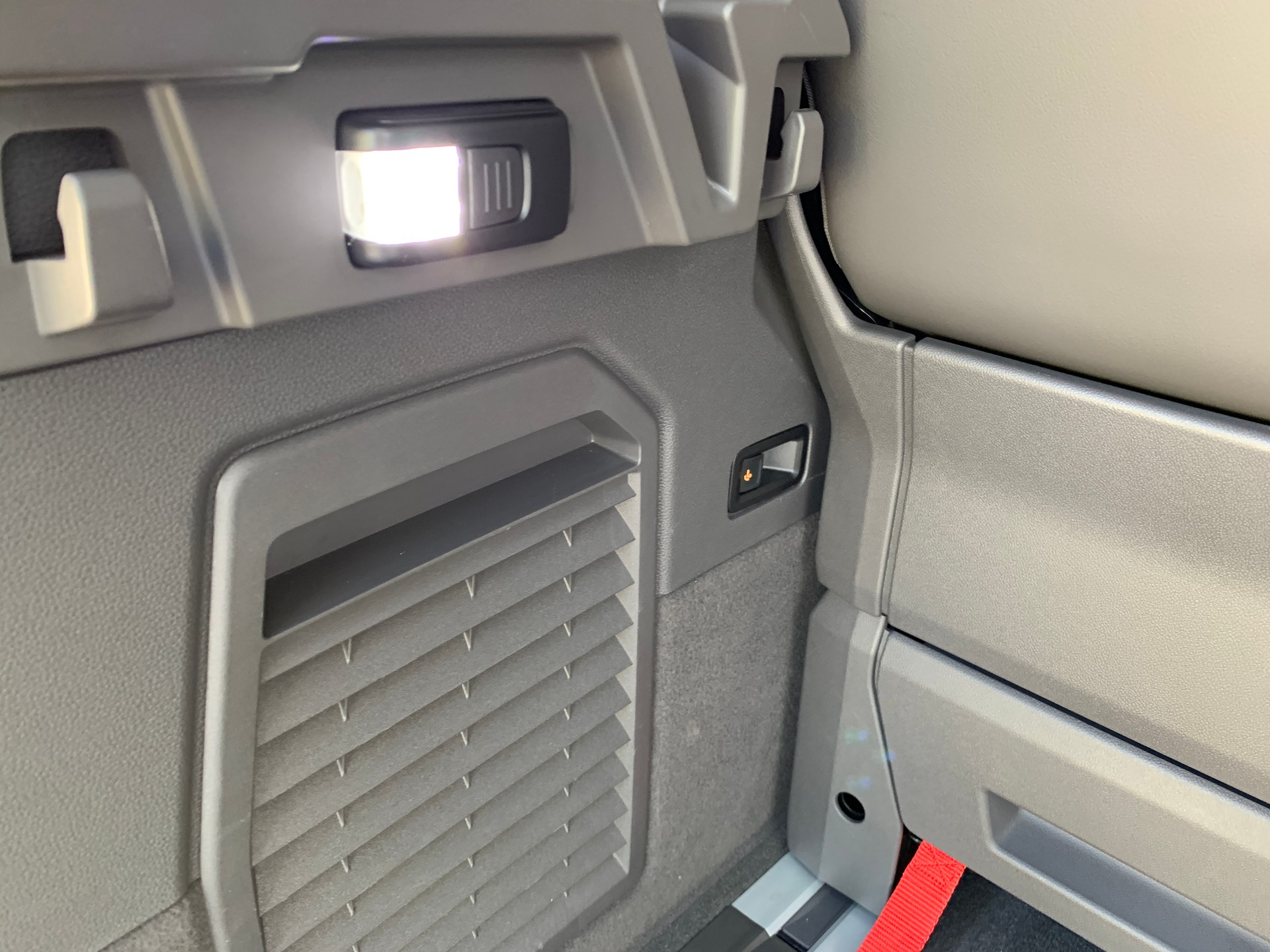 VW Multivan 1.5 eHybrid Style Liberty 4Motion DSG-image-22