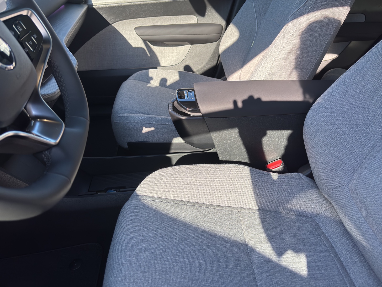 VOLVO EX30 P5 Longe Range Ultra-image-7