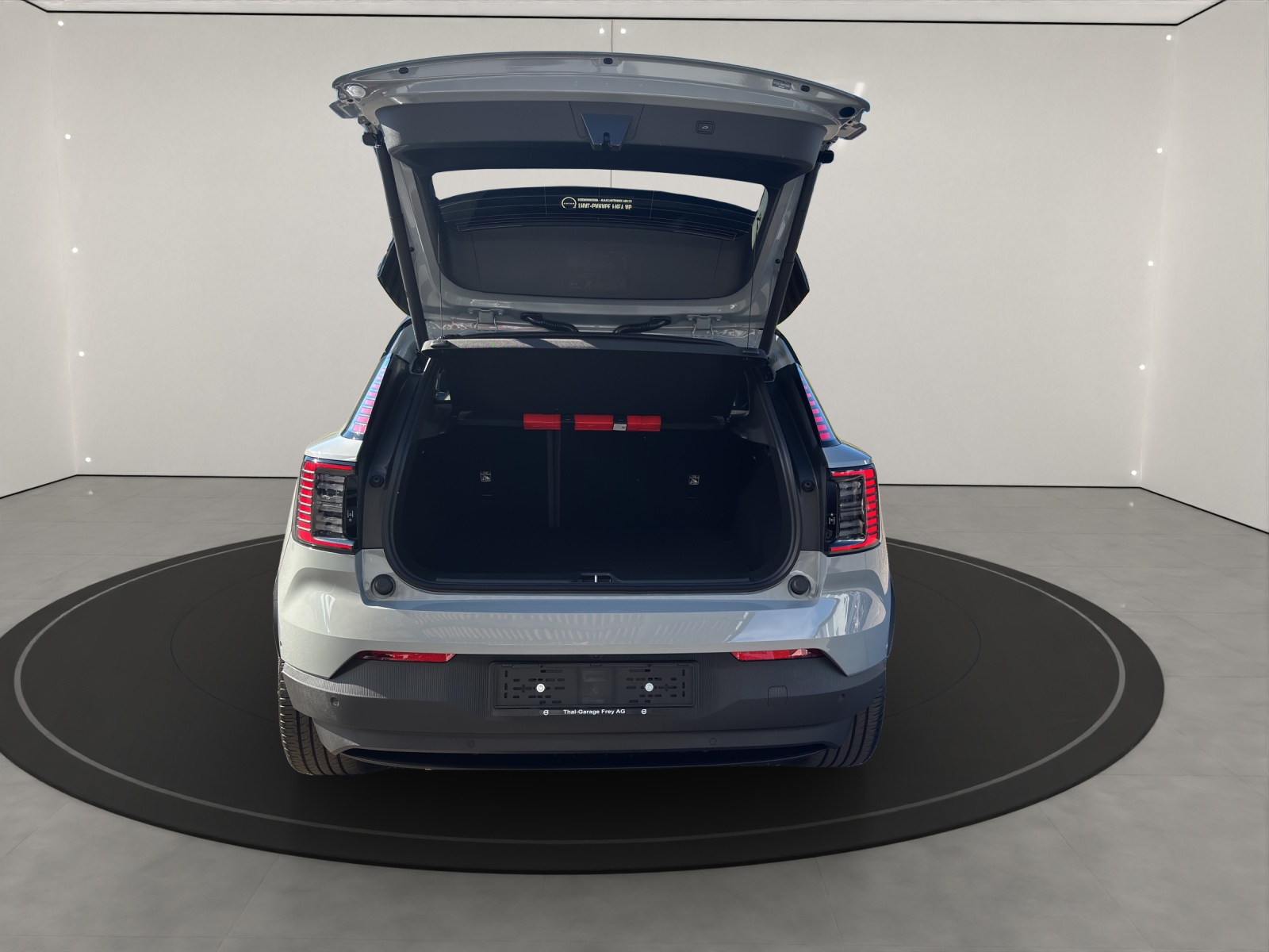 VOLVO EX30 P5 Longe Range Ultra-image-5