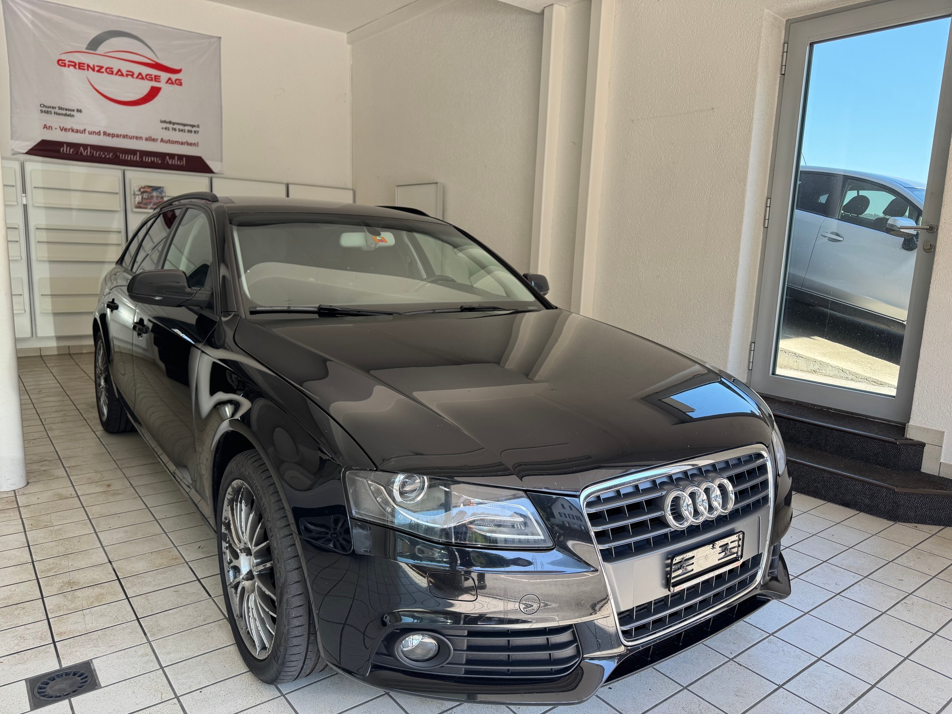 AUDI A4 Avant 1.8 TFSI Start plus-image-1