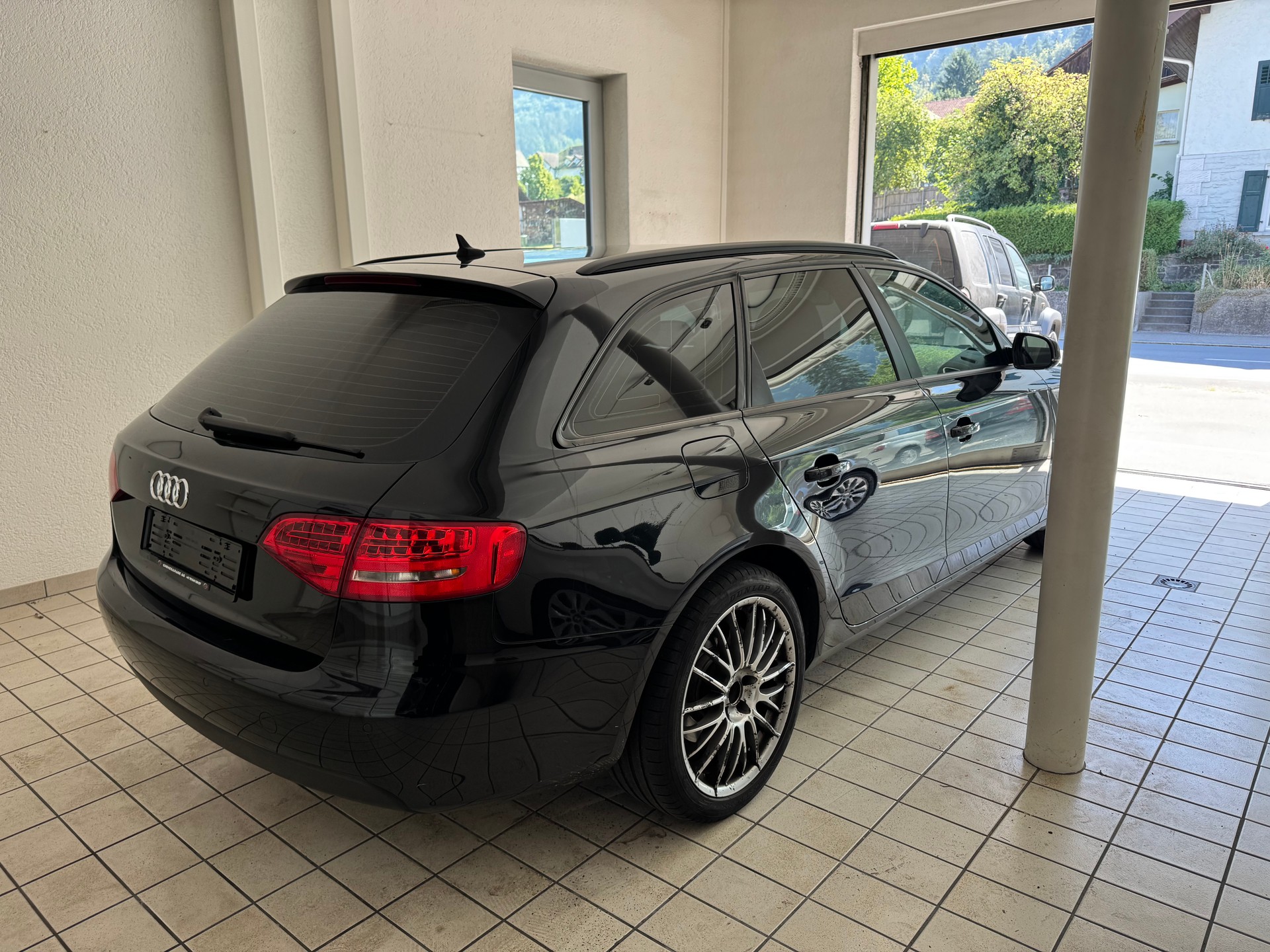 AUDI A4 Avant 1.8 TFSI Start plus-image-6