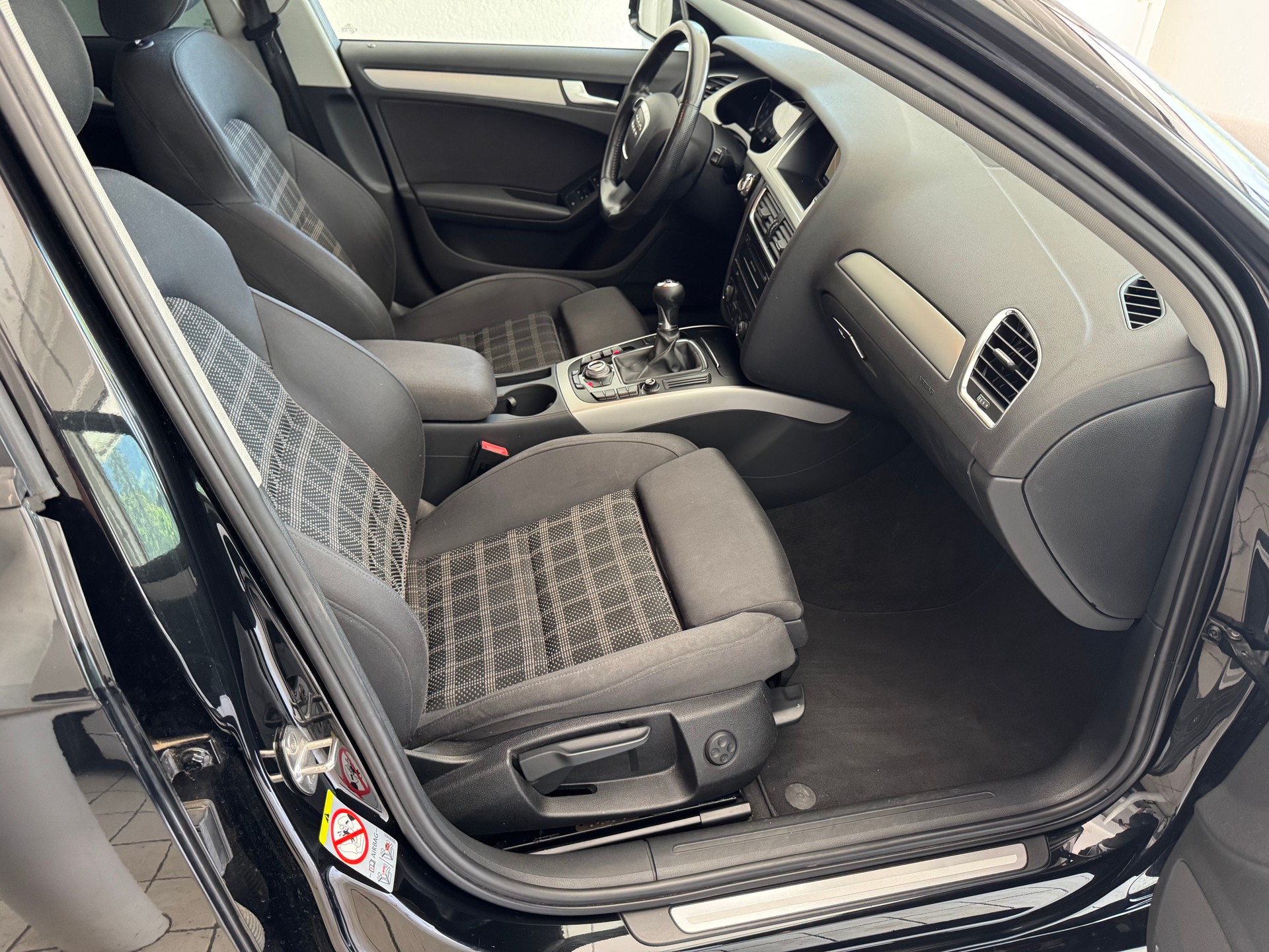 AUDI A4 Avant 1.8 TFSI Start plus-image-12