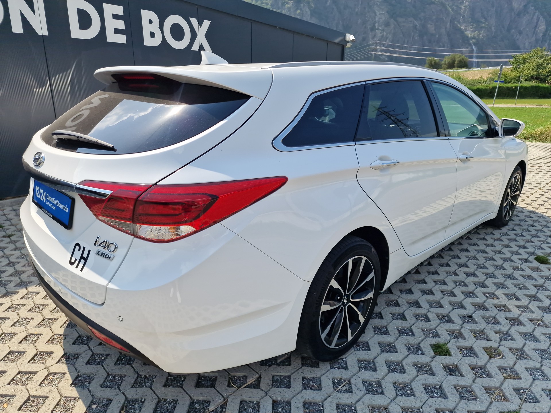 HYUNDAI i40 Wagon 1.7 CRDI Vertex Automatic-image-4
