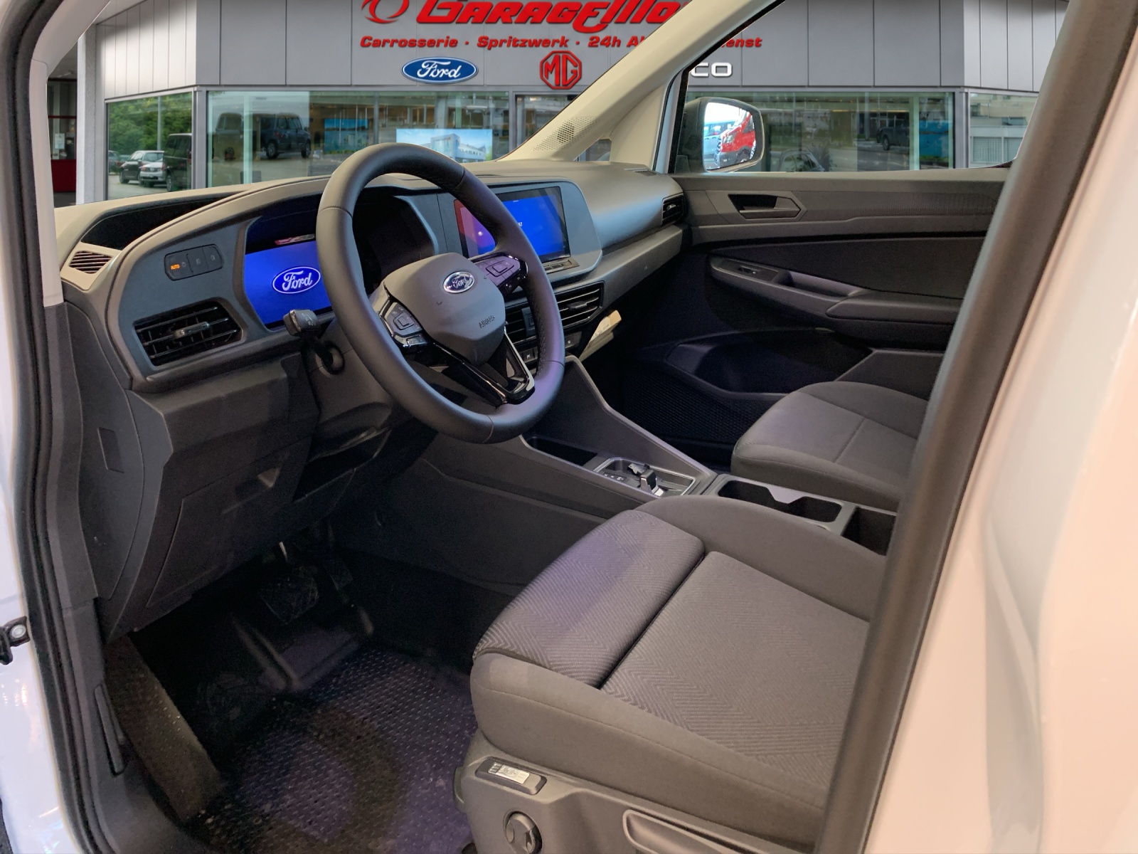FORD Grand Connect FlexCab Trend PHEV-image-6