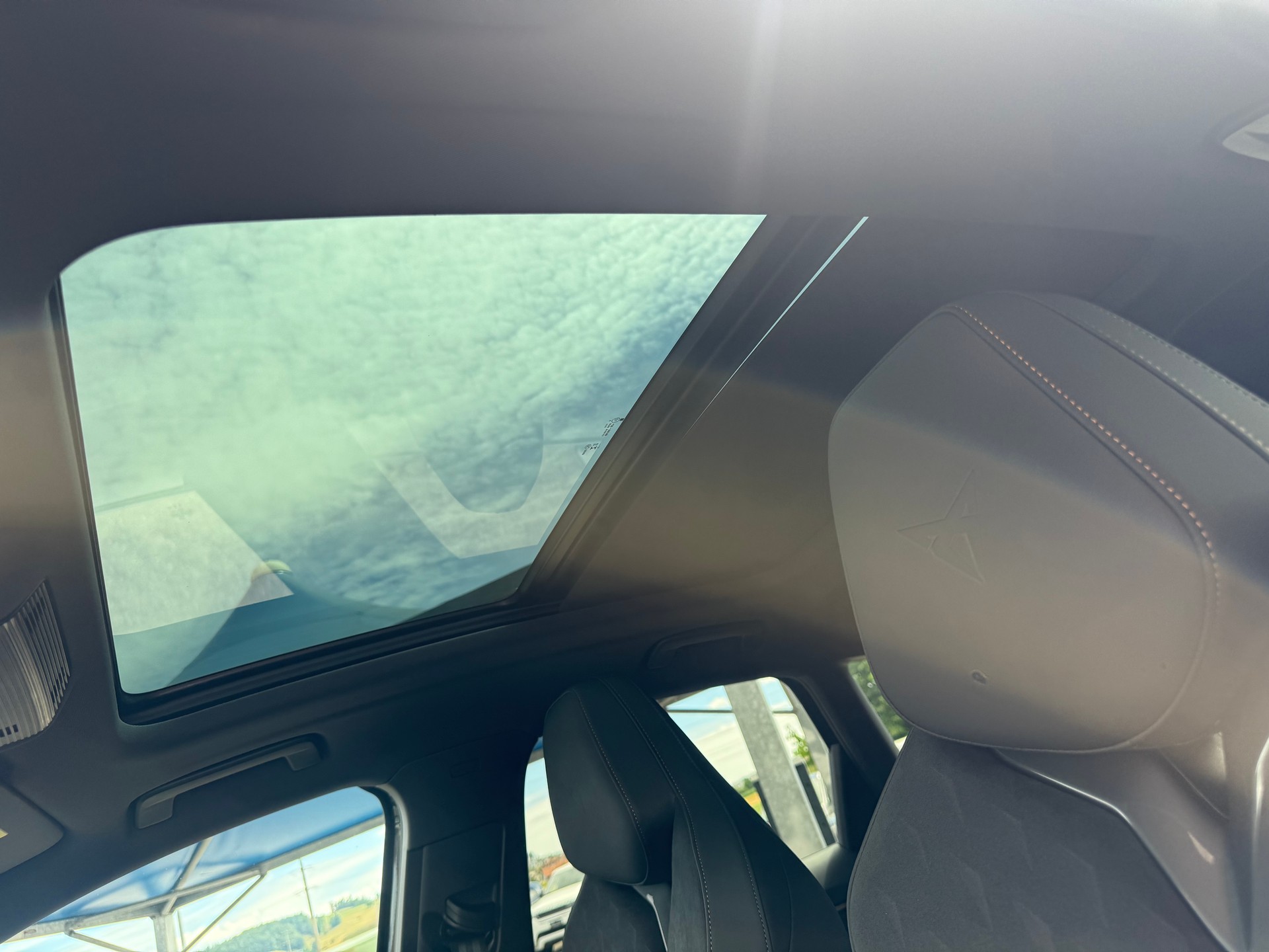CUPRA Terramar 2.0 TSI VZ 4Drive DSG * 20 ZOLL * PANORAMA *-image-10