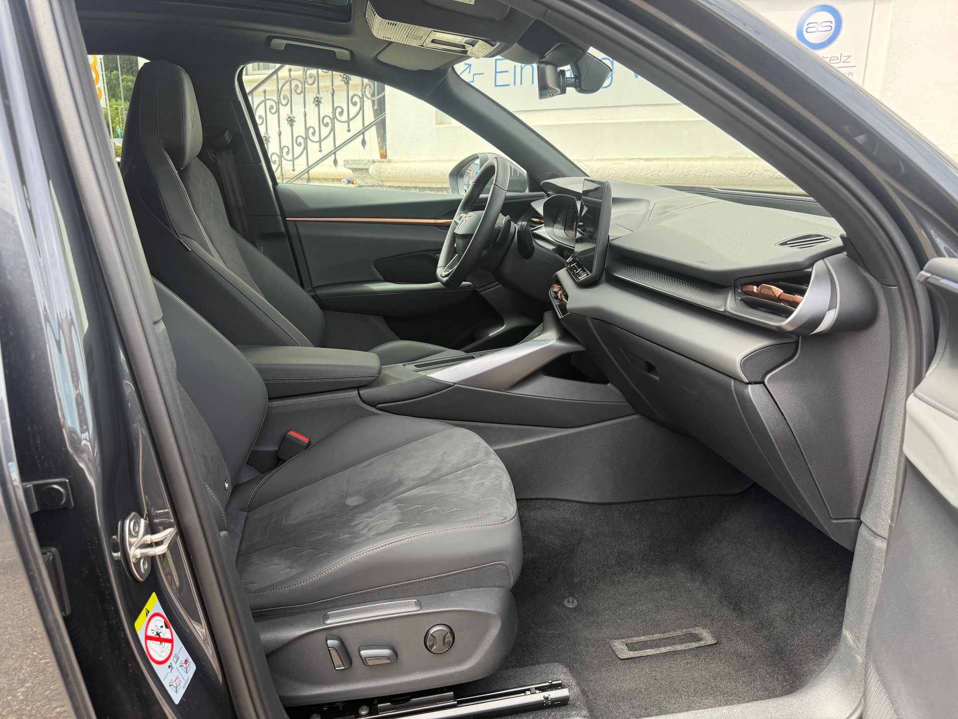 CUPRA Terramar 2.0 TSI VZ 4Drive DSG * 20 ZOLL * PANORAMA *-image-12